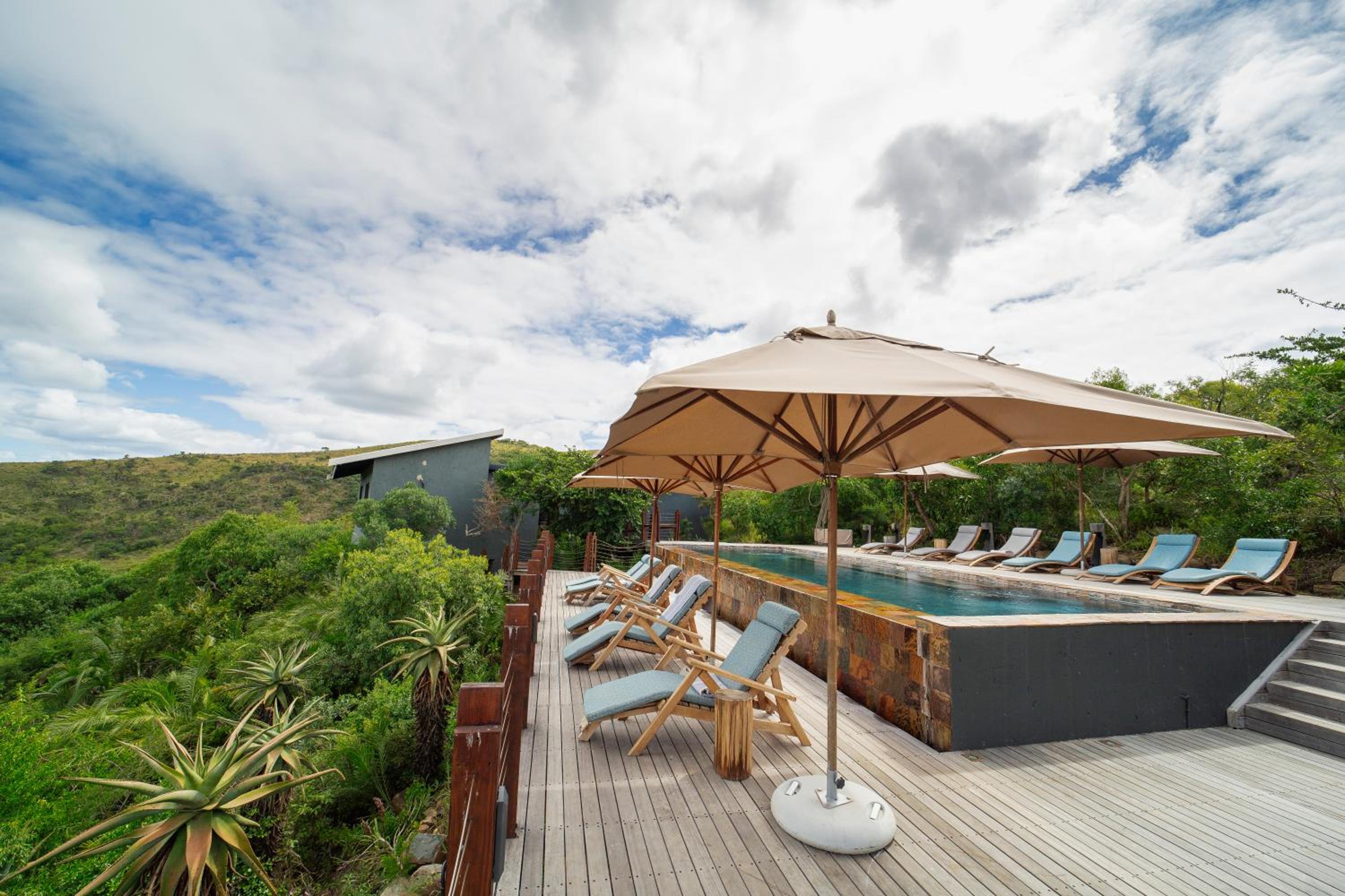 Rhino Ridge Safari Lodge