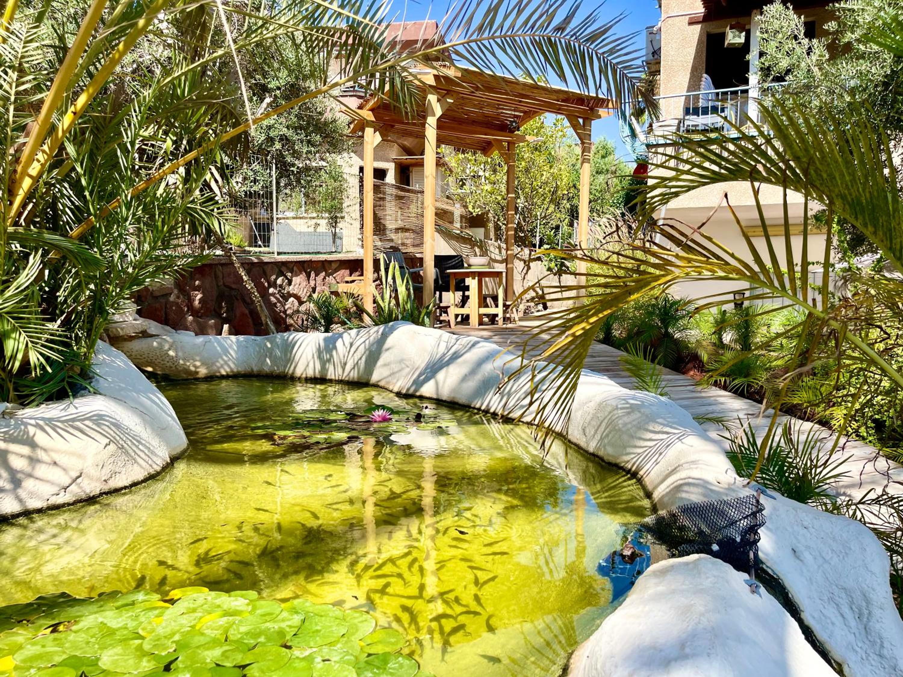OASIS GALLERY view 4