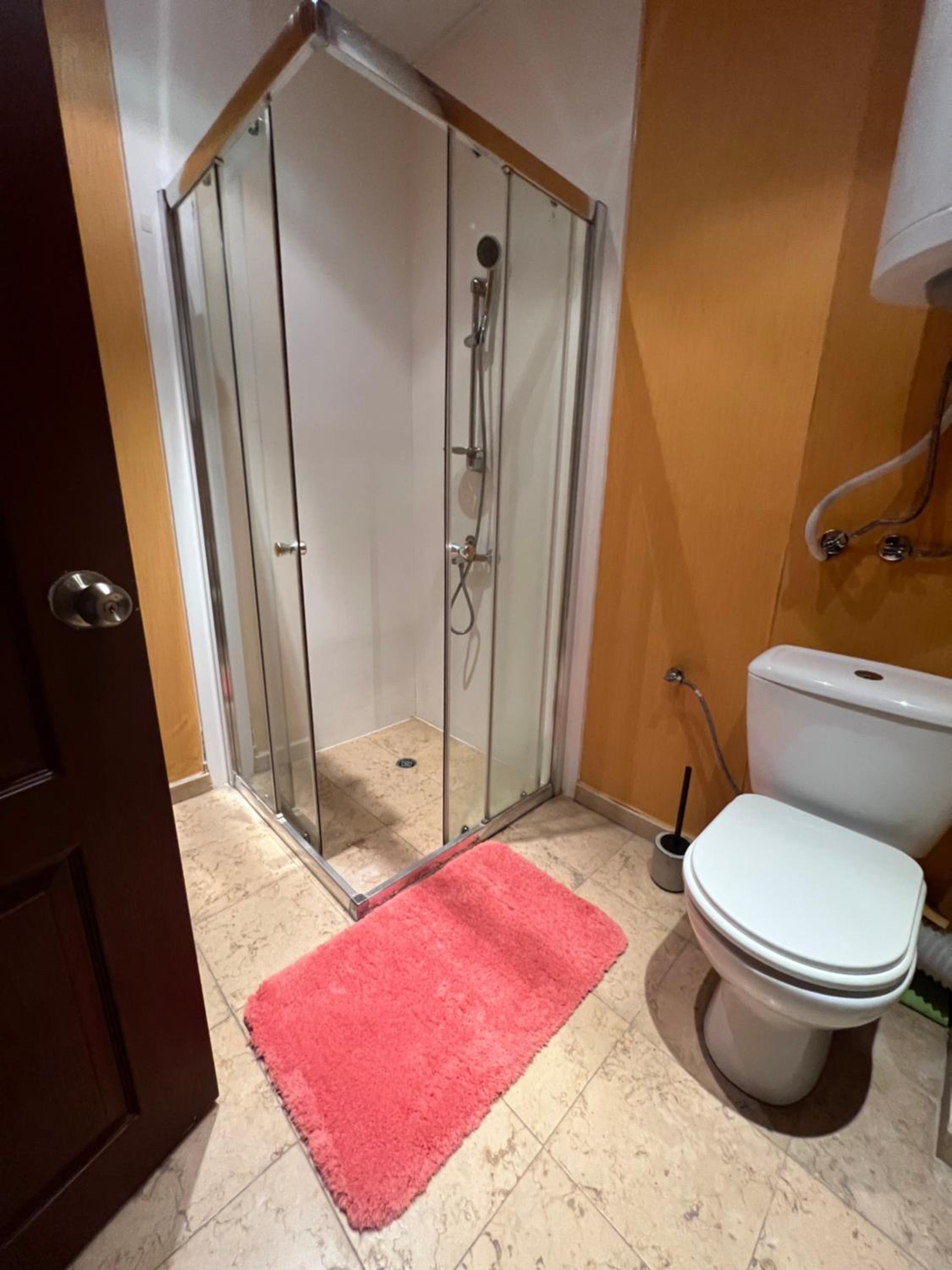 Two bedroom apartment 5 minutes from the beach