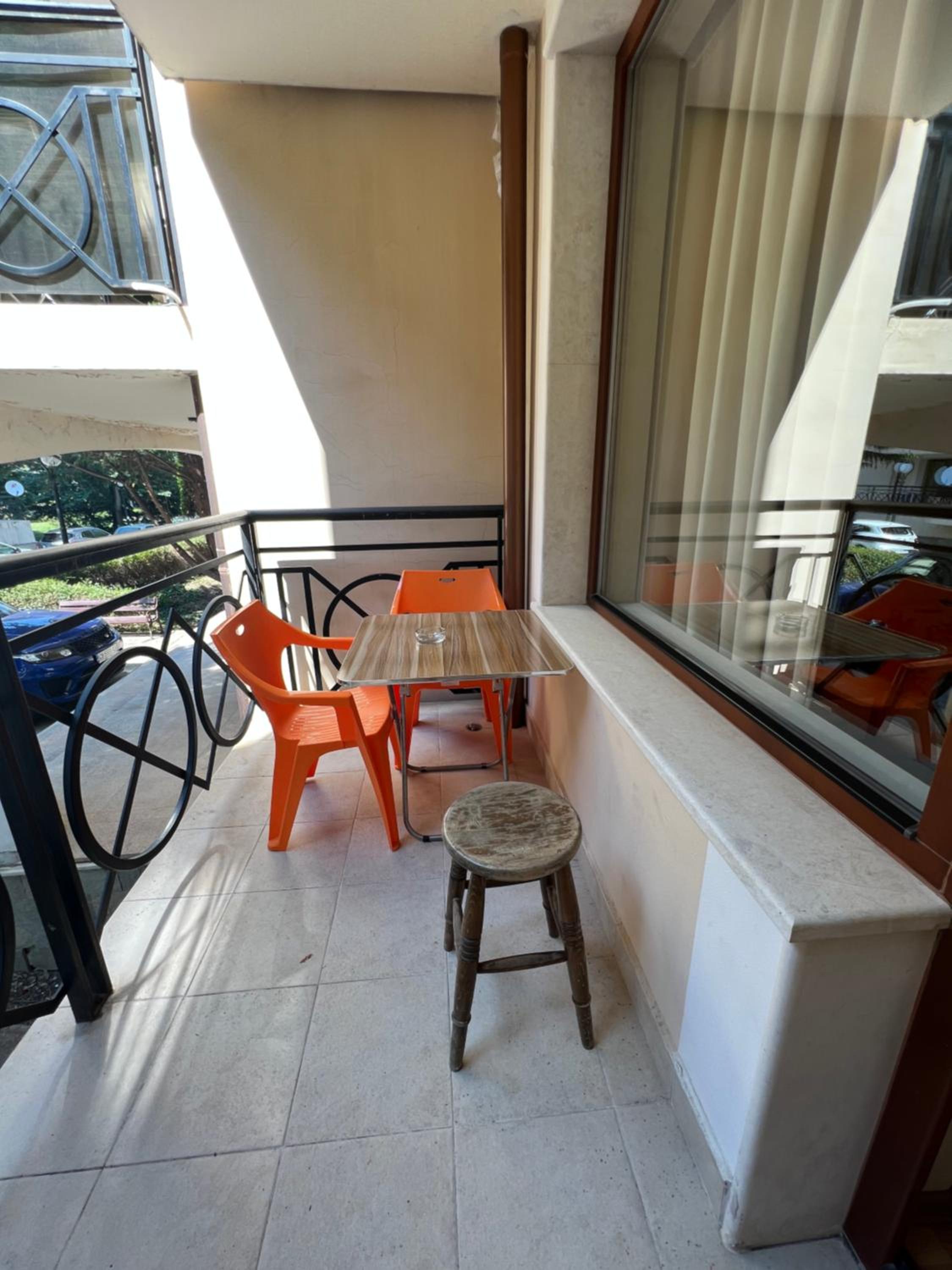 Two bedroom apartment 5 minutes from the beach