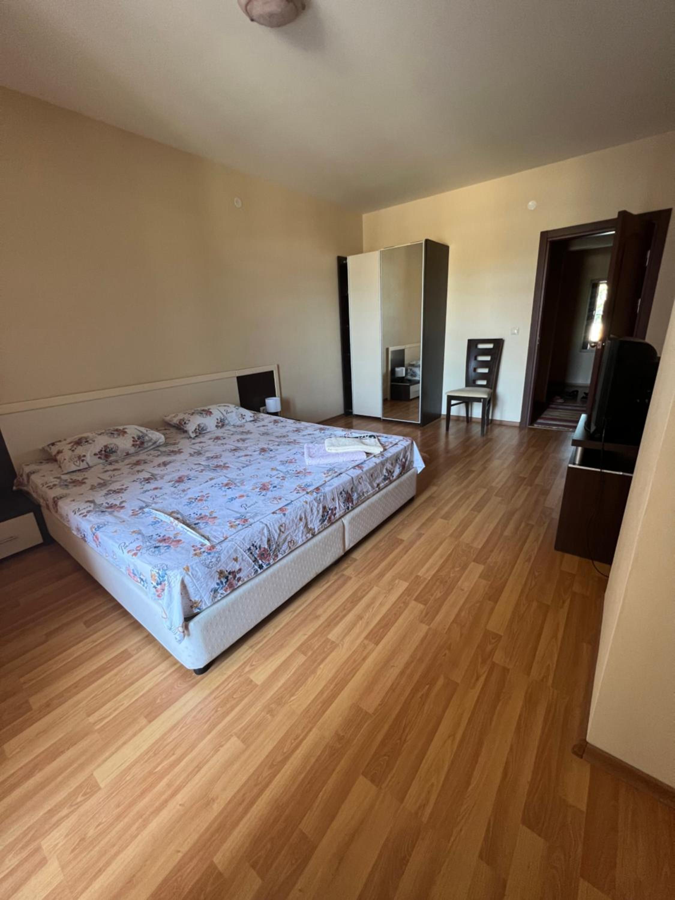 Two bedroom apartment 5 minutes from the beach