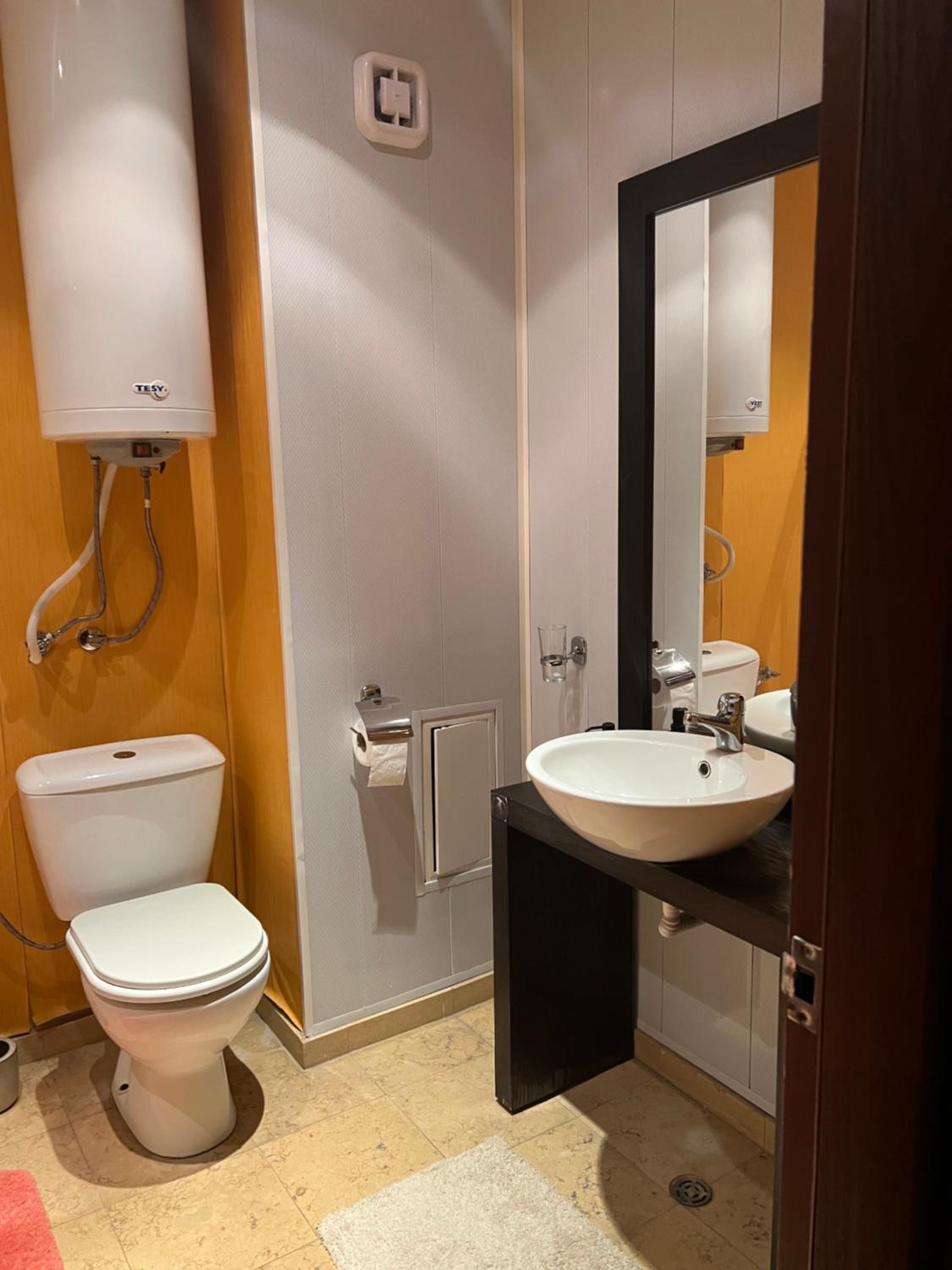 Two bedroom apartment 5 minutes from the beach
