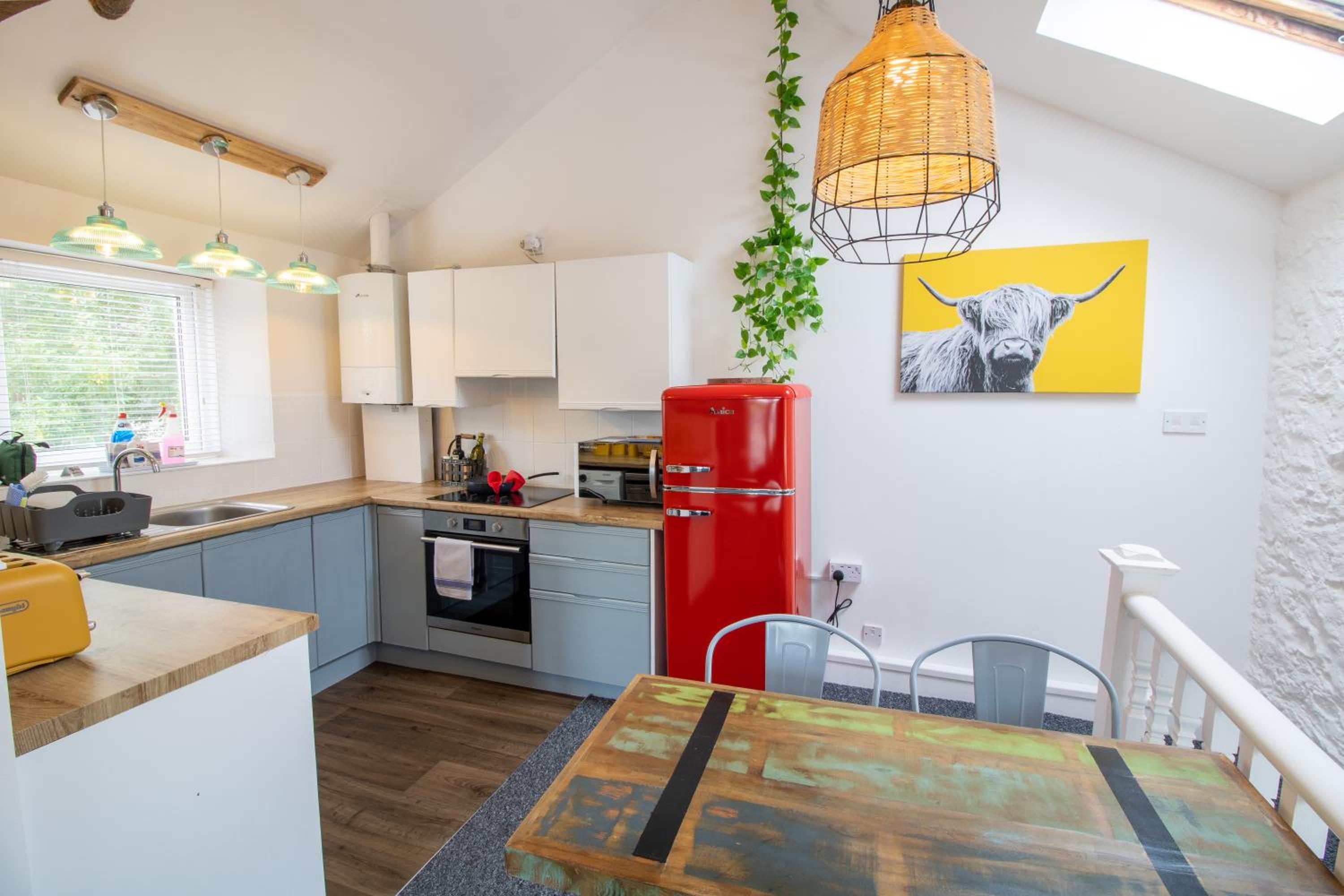 Cozy, Chic, Dairy Cottage near to Beach & Shops- Parking view 2