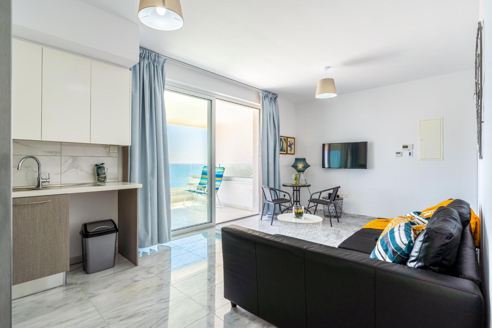 Oyster 1-BR Apt in Larnaca view 3