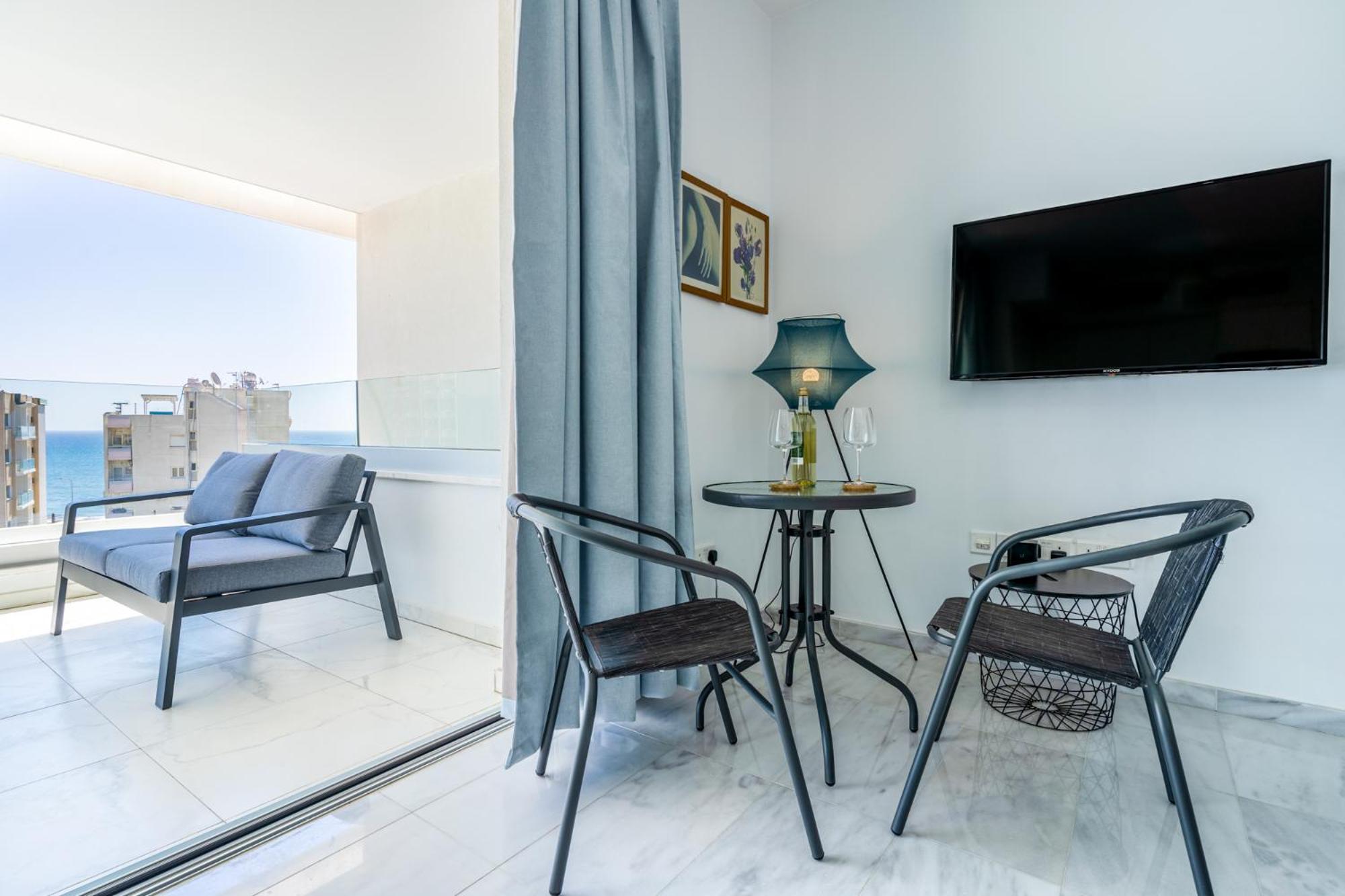 Oyster 1-BR Apt in Larnaca view 4