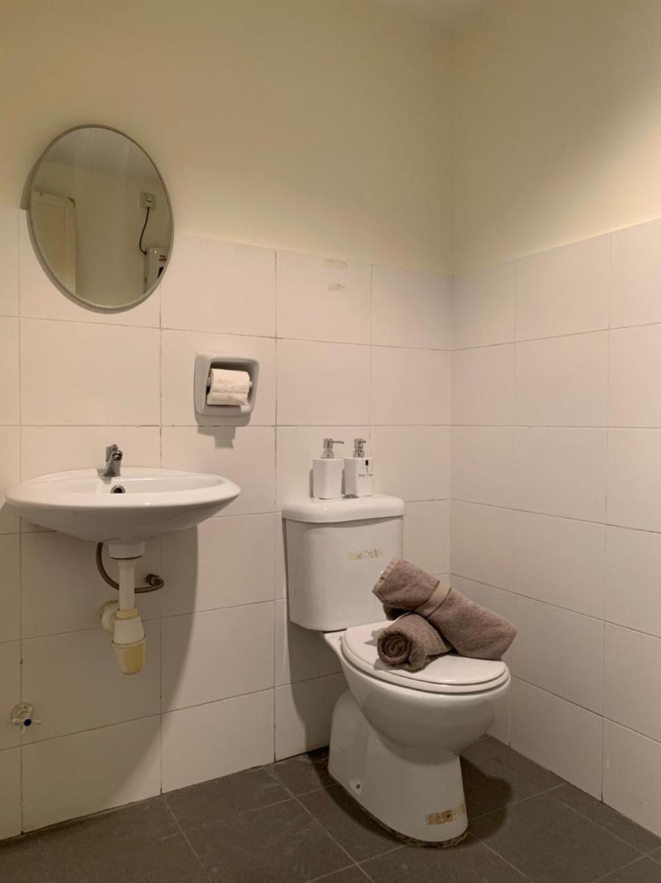 Tebrau City Residence,Warm Suite by Antlerzone