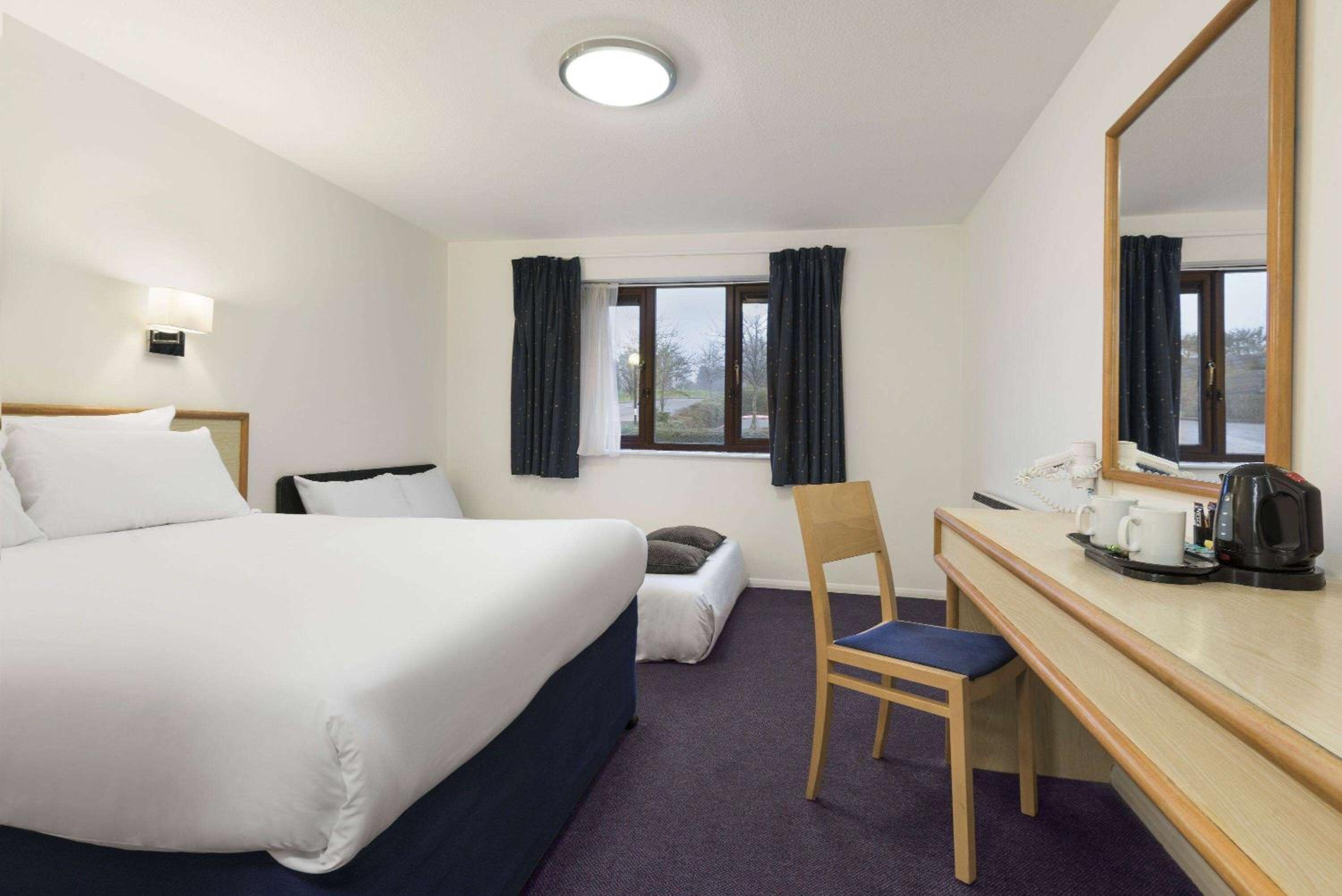 Bridgend Vacations - Days Inn Bridgend Cardiff - Property Image 5