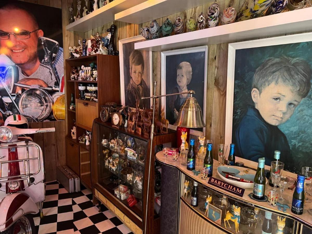 bar