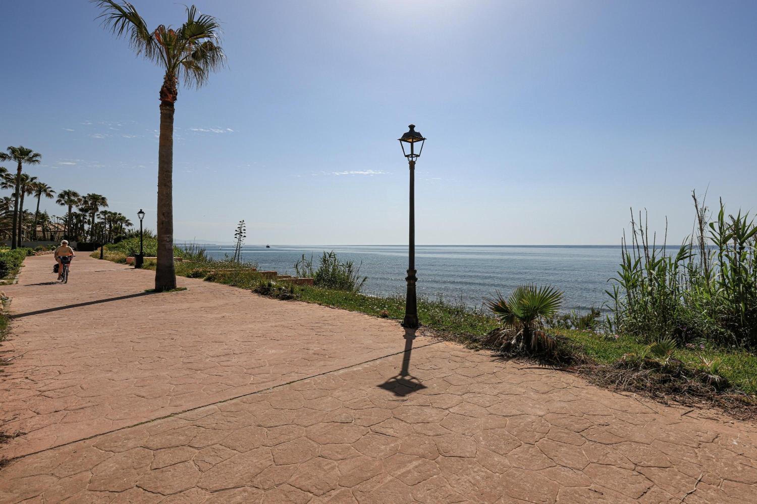 Exclusive frontline beach penthouse