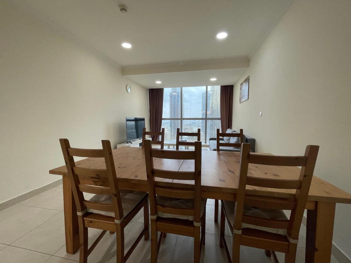 METRO Premium Location Spacious 2 Bedroom Apartment Right Next to the Metro