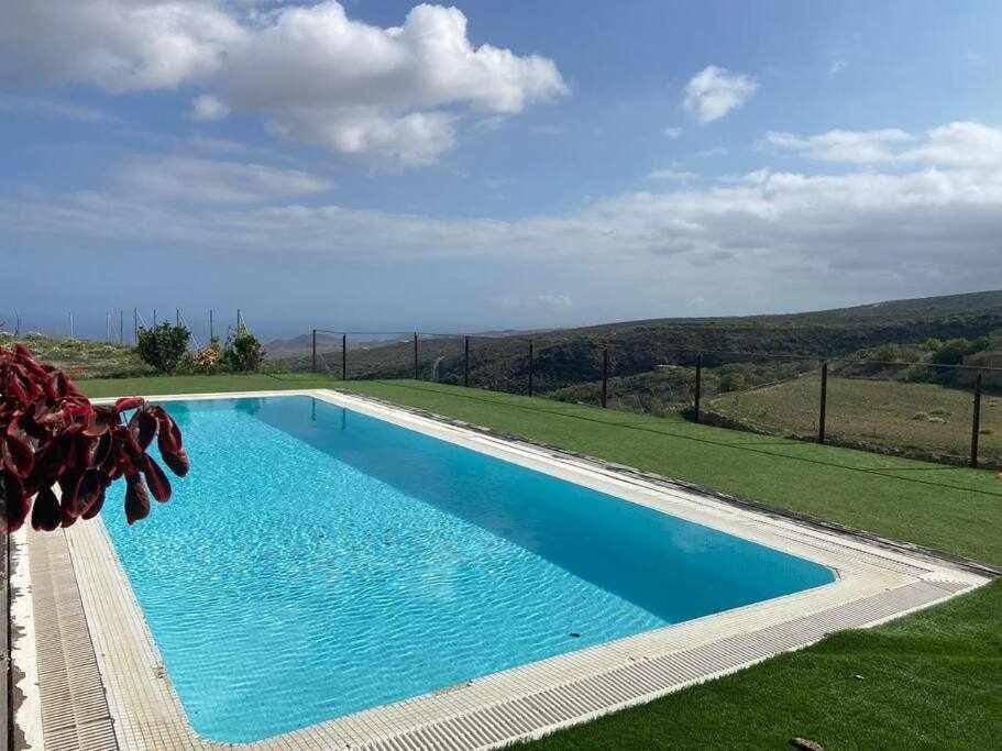 Country house with shared pool and views