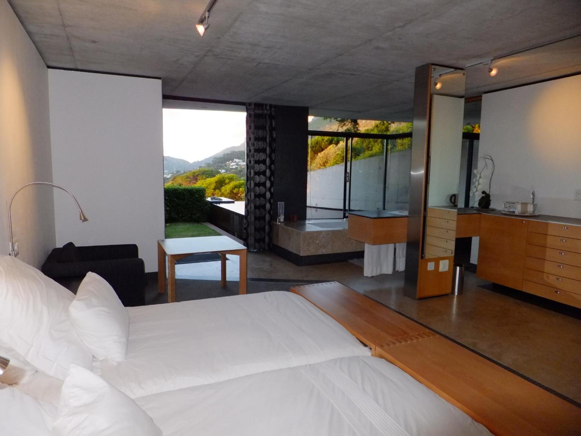 Snooze in Hout Bay Self-Catering view 3