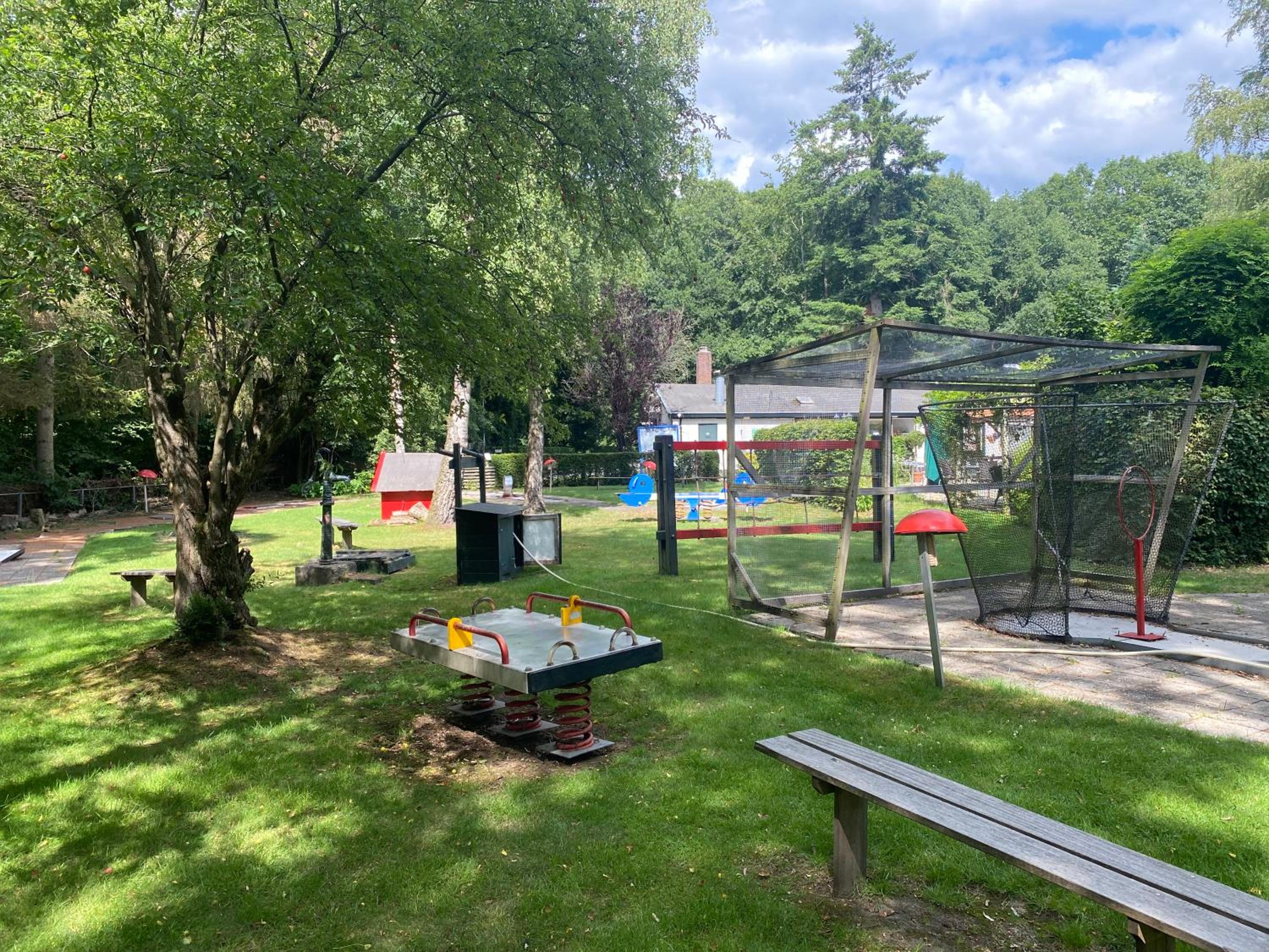 Ruim privacyvol chalet met overdekt terras view 3