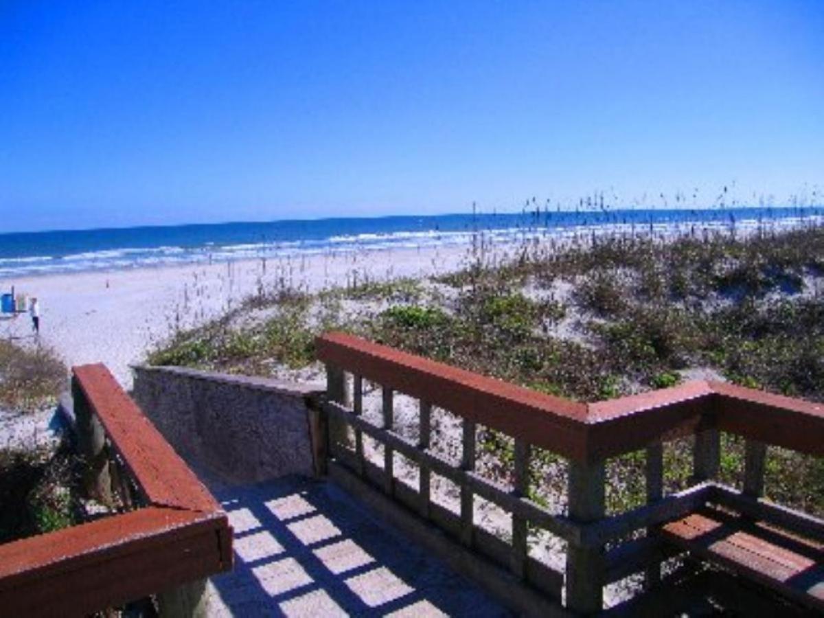 Ocean Village Club R34 Direct Beach Access Poolside view 4