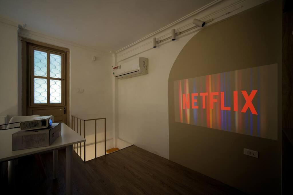 Holly HideAway-Cozy Nest -Balcony- City Center
