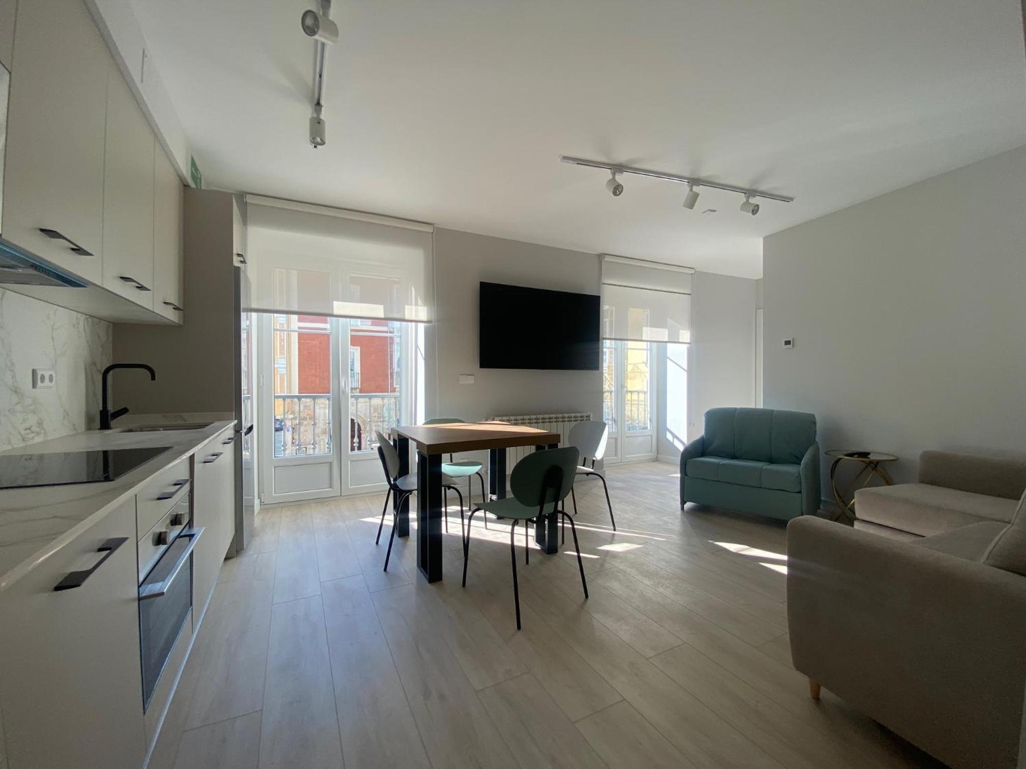 APARTAMENTOS LA FLORA BURGOS todos con aire acondicionado y ascensor