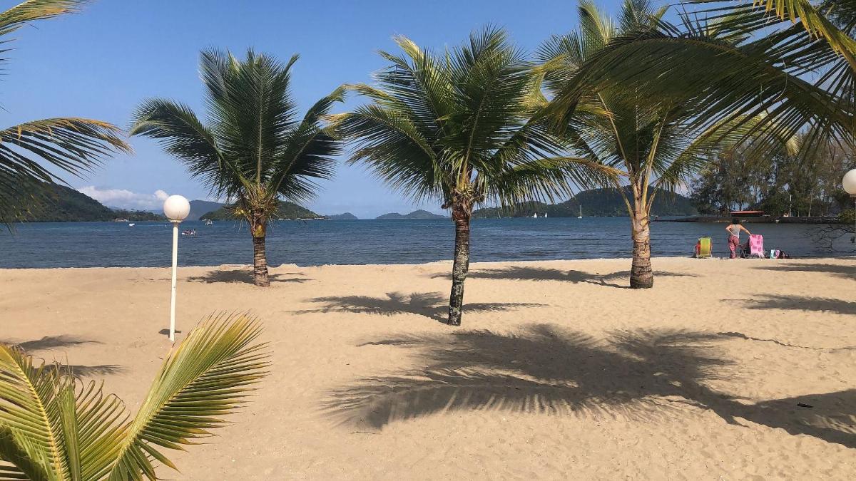 Natureza e mar no Bracuhy