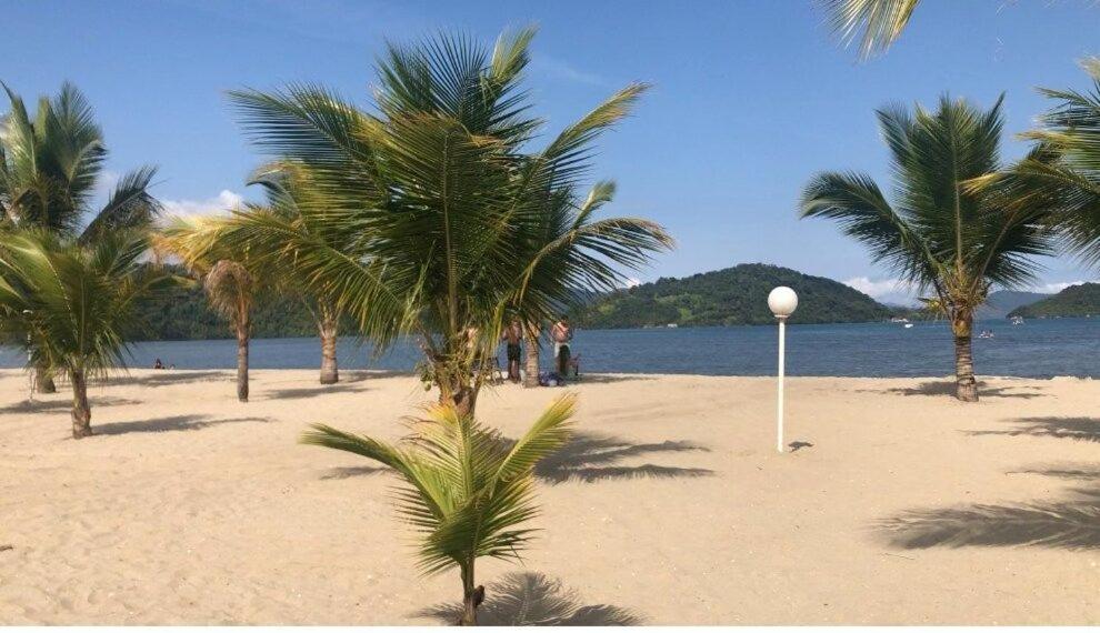 Natureza e mar no Bracuhy