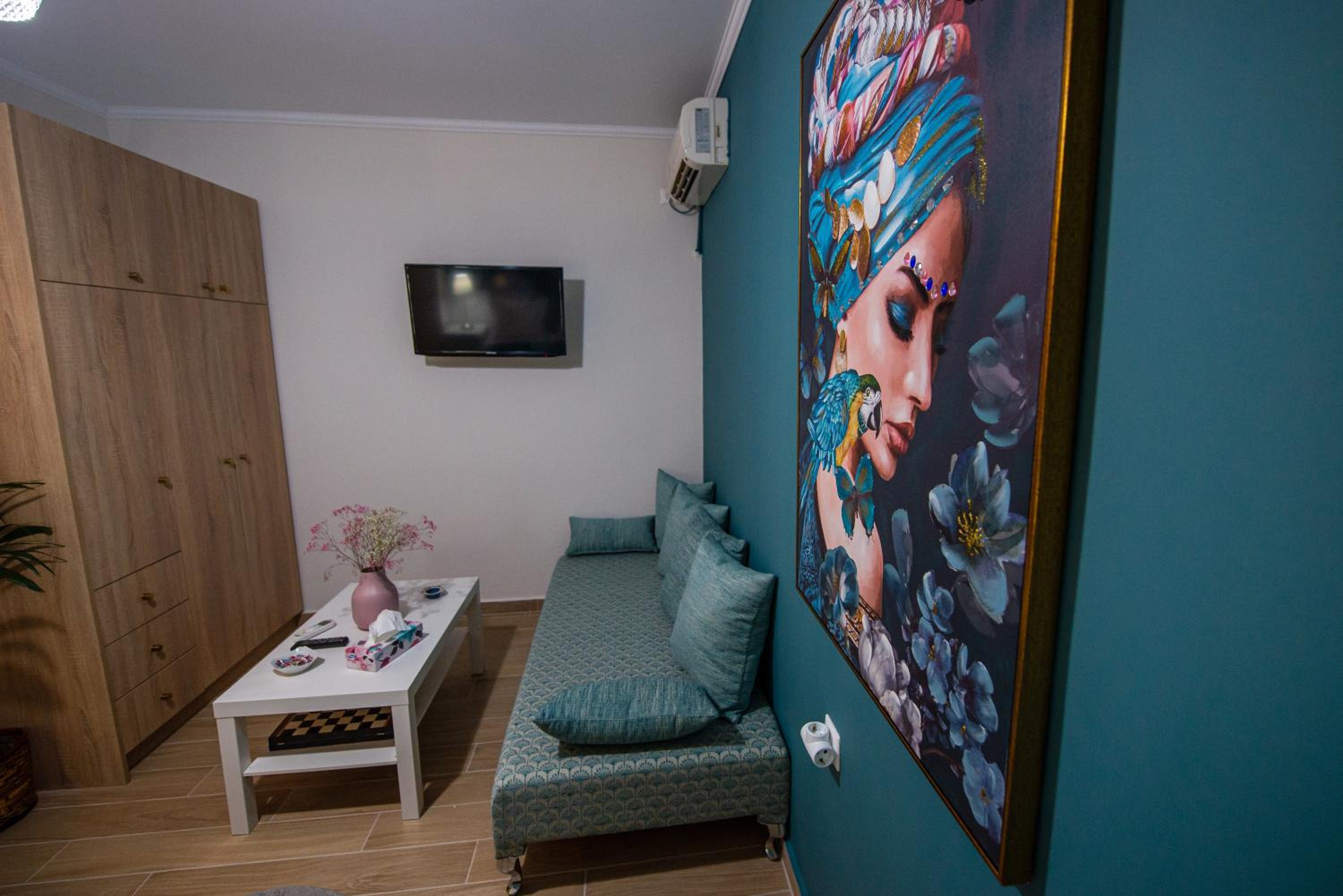 Efie's Studio