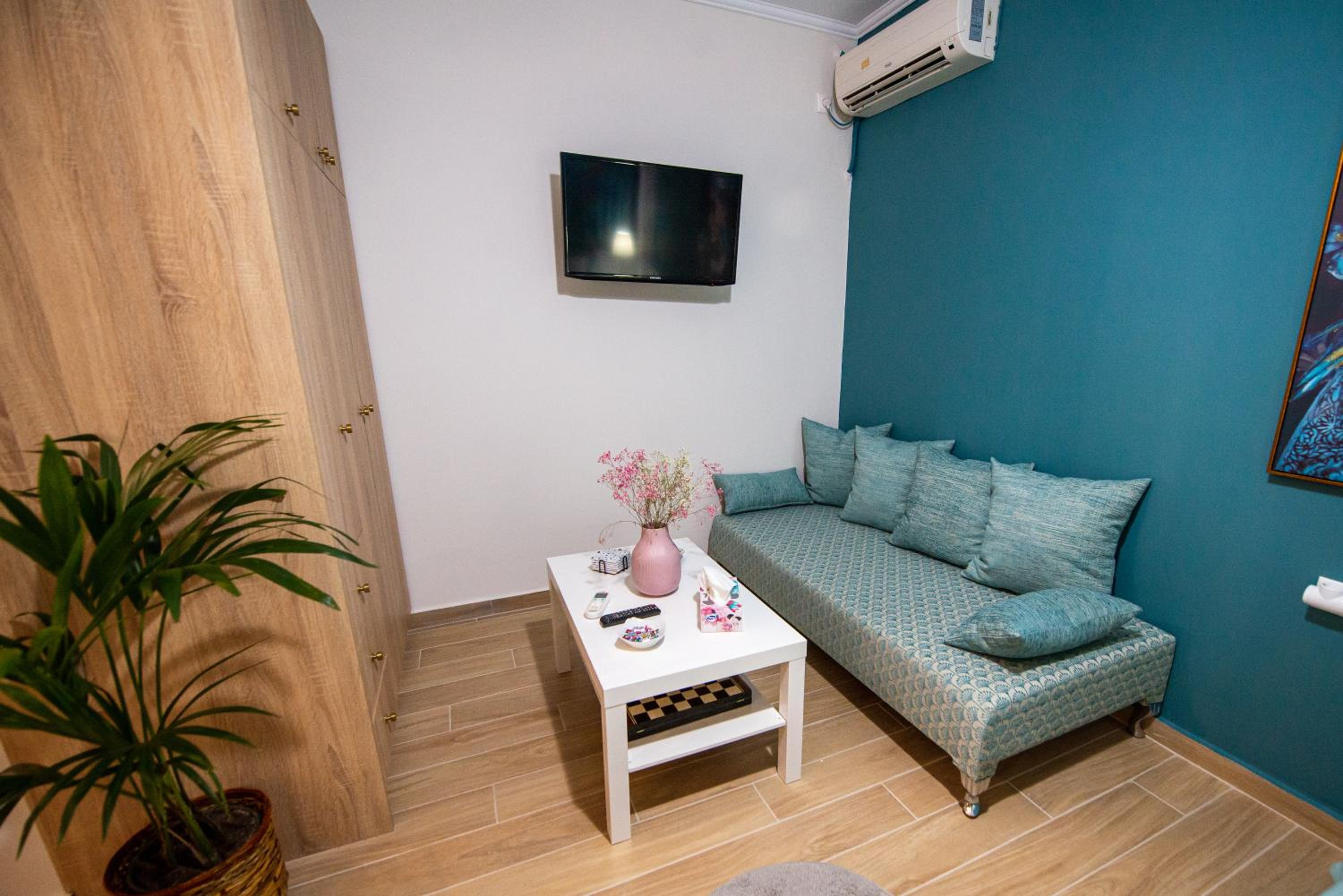 Efie's Studio