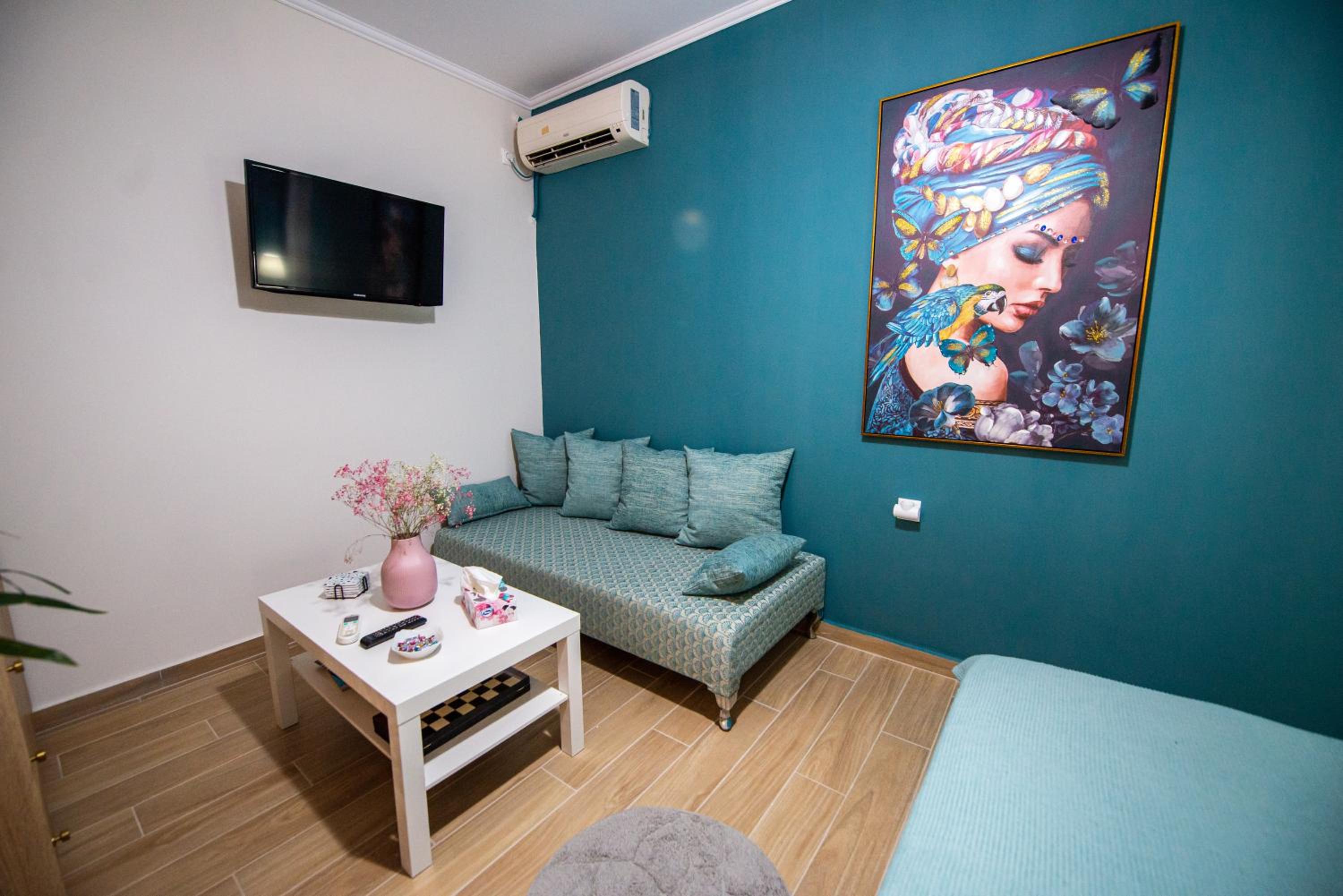 Efie's Studio