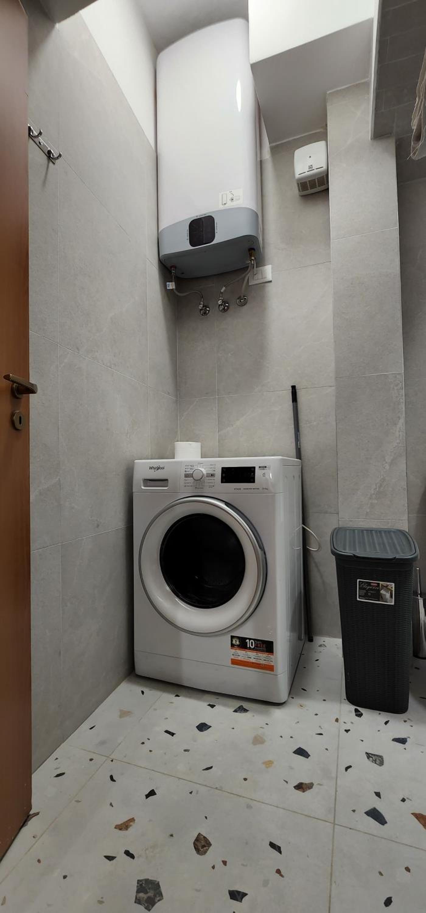 Like Home Apartment Shallvaret City Centre