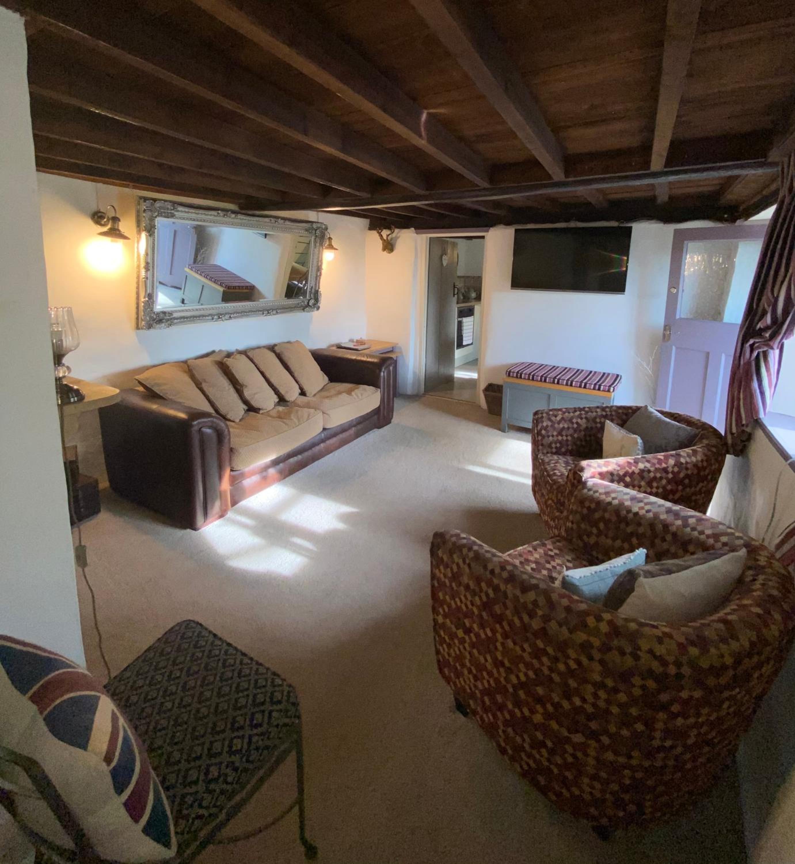 Thatch Cottage, East Boldre nr Beaulieu and Lymington view 3