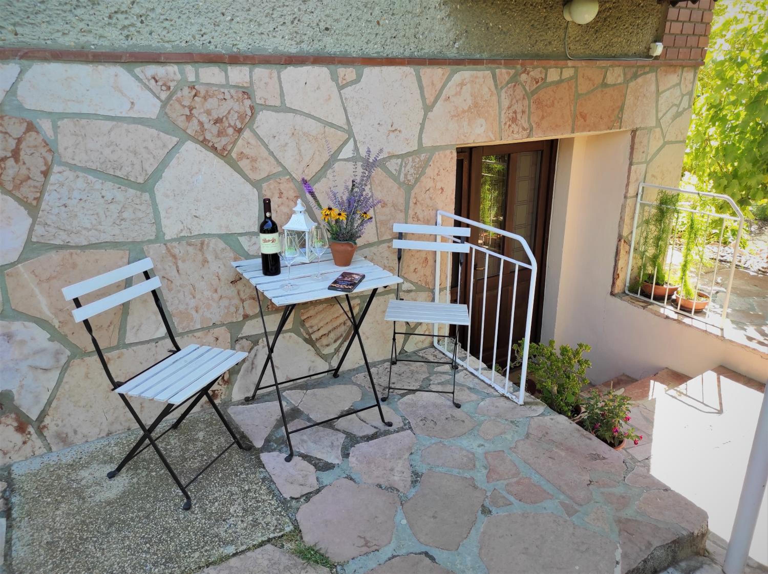 Photo 10