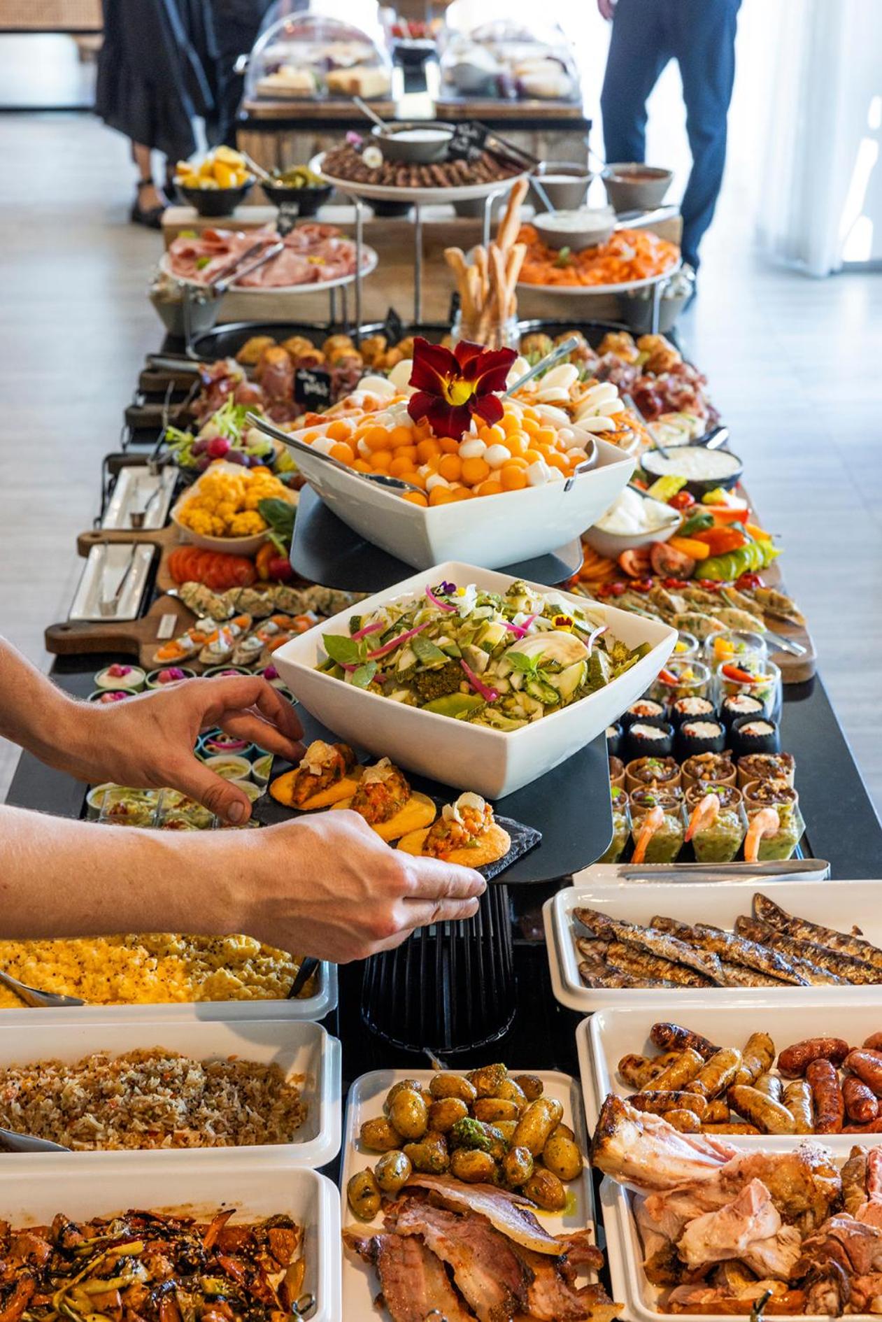 breakfast buffet