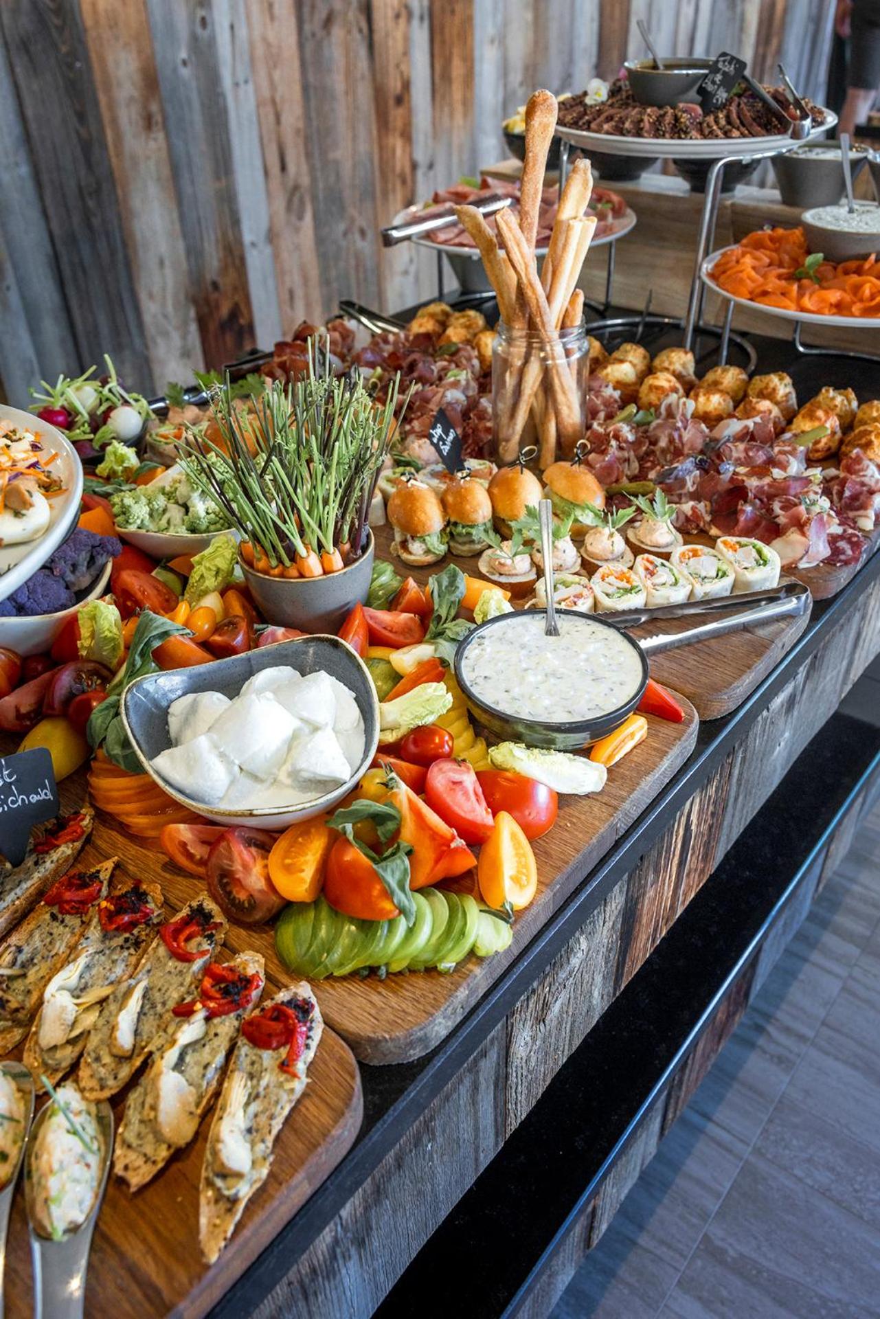 breakfast buffet