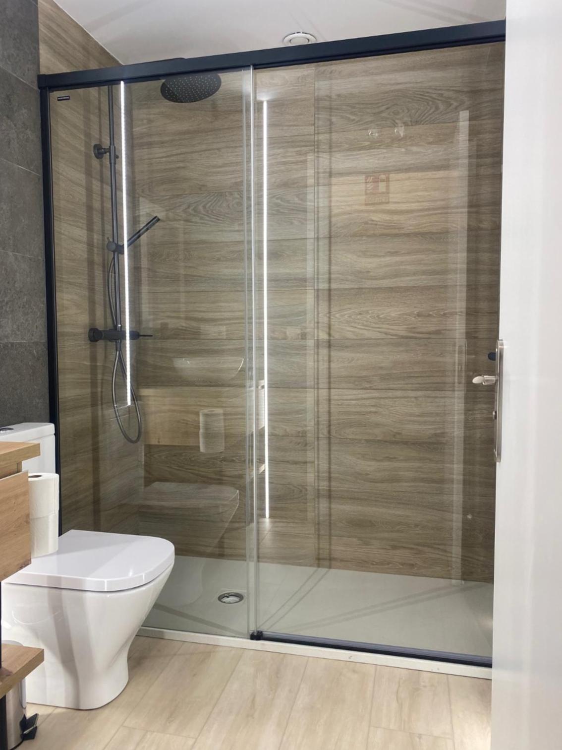 APARTAMENTOS LA FLORA BURGOS todos con aire acondicionado y ascensor