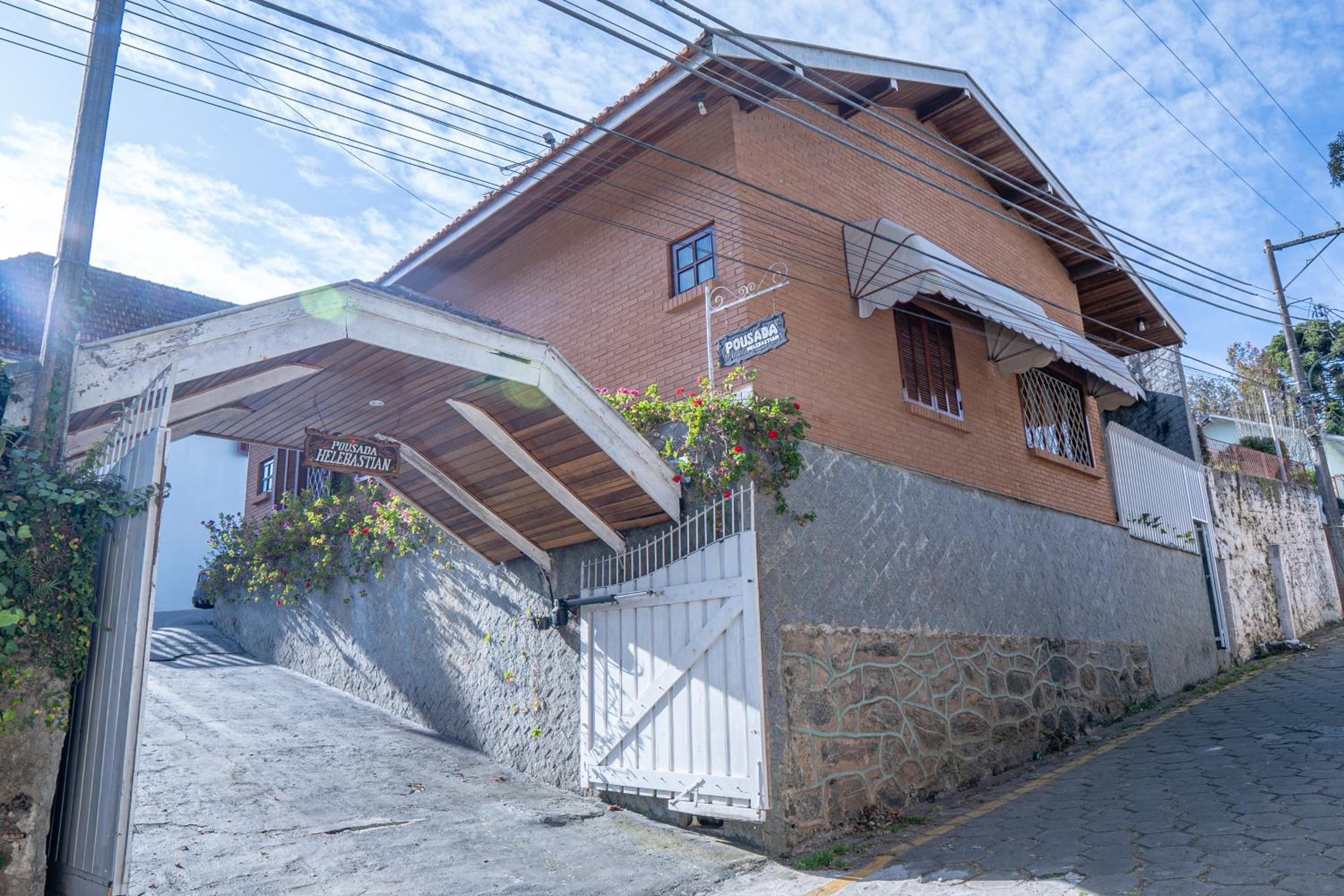 pousada helebastian