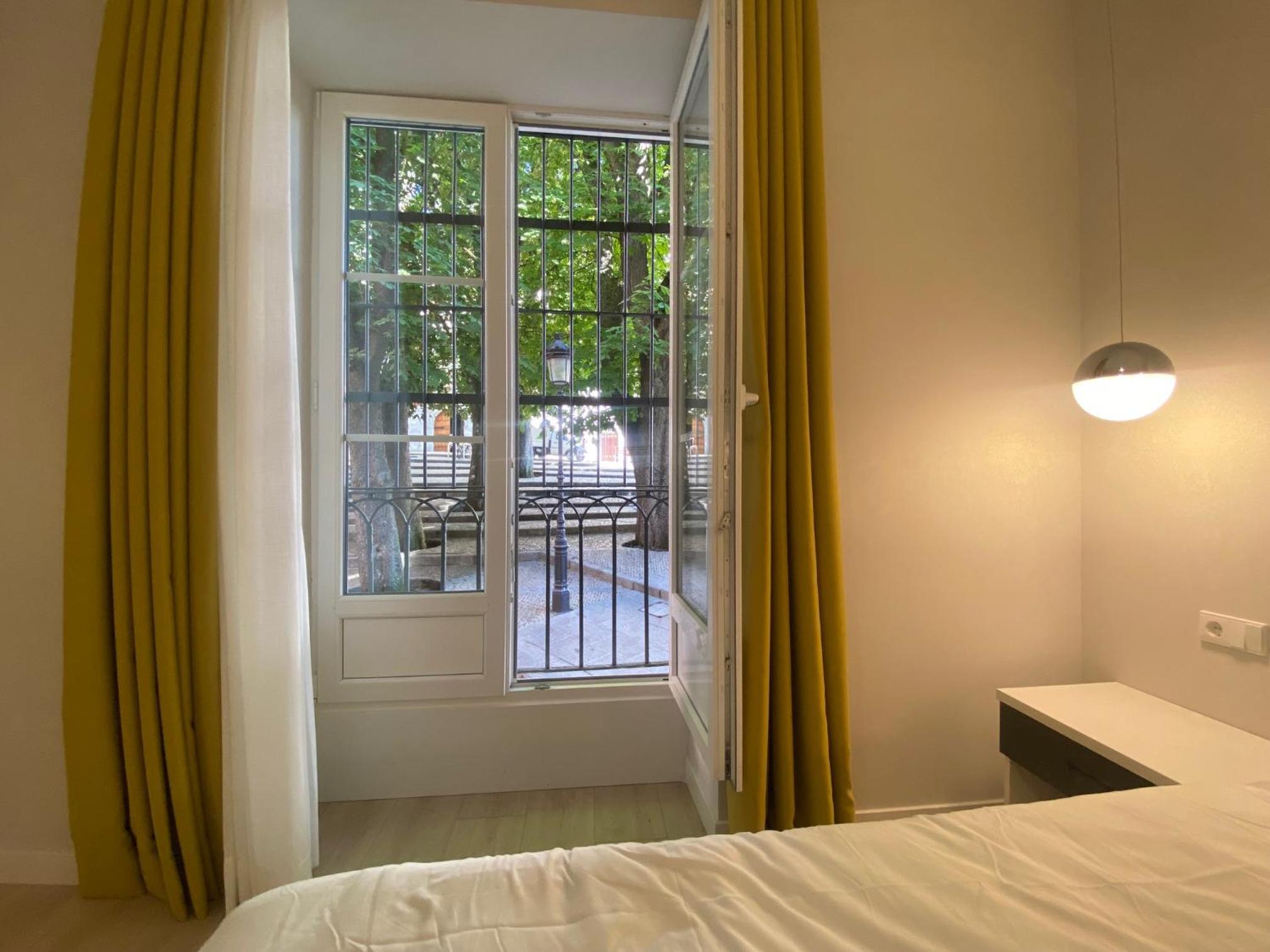 APARTAMENTOS LA FLORA BURGOS todos con aire acondicionado y ascensor