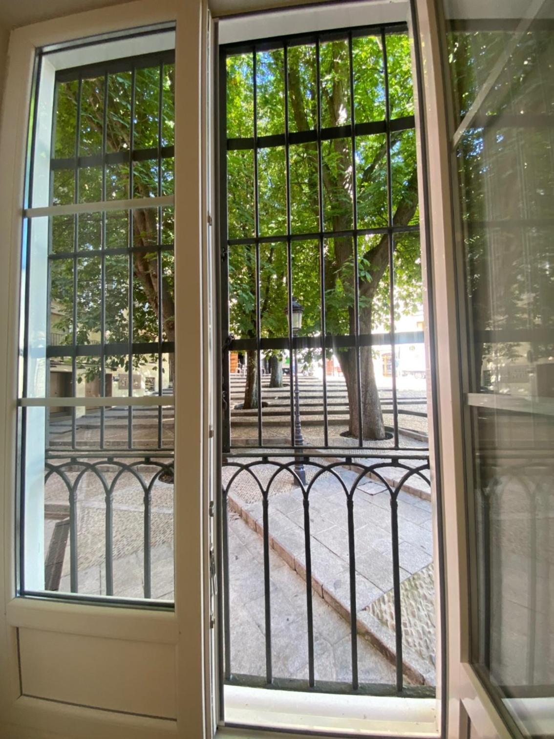APARTAMENTOS LA FLORA BURGOS todos con aire acondicionado y ascensor