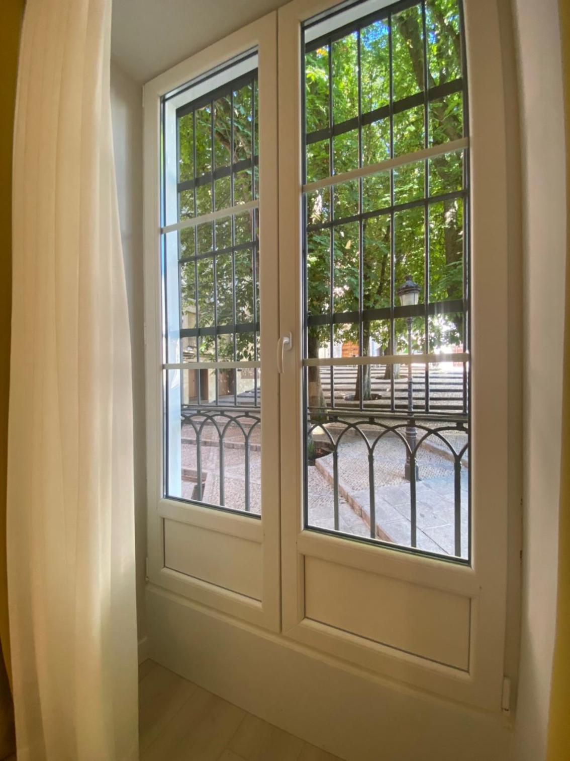 APARTAMENTOS LA FLORA BURGOS todos con aire acondicionado y ascensor