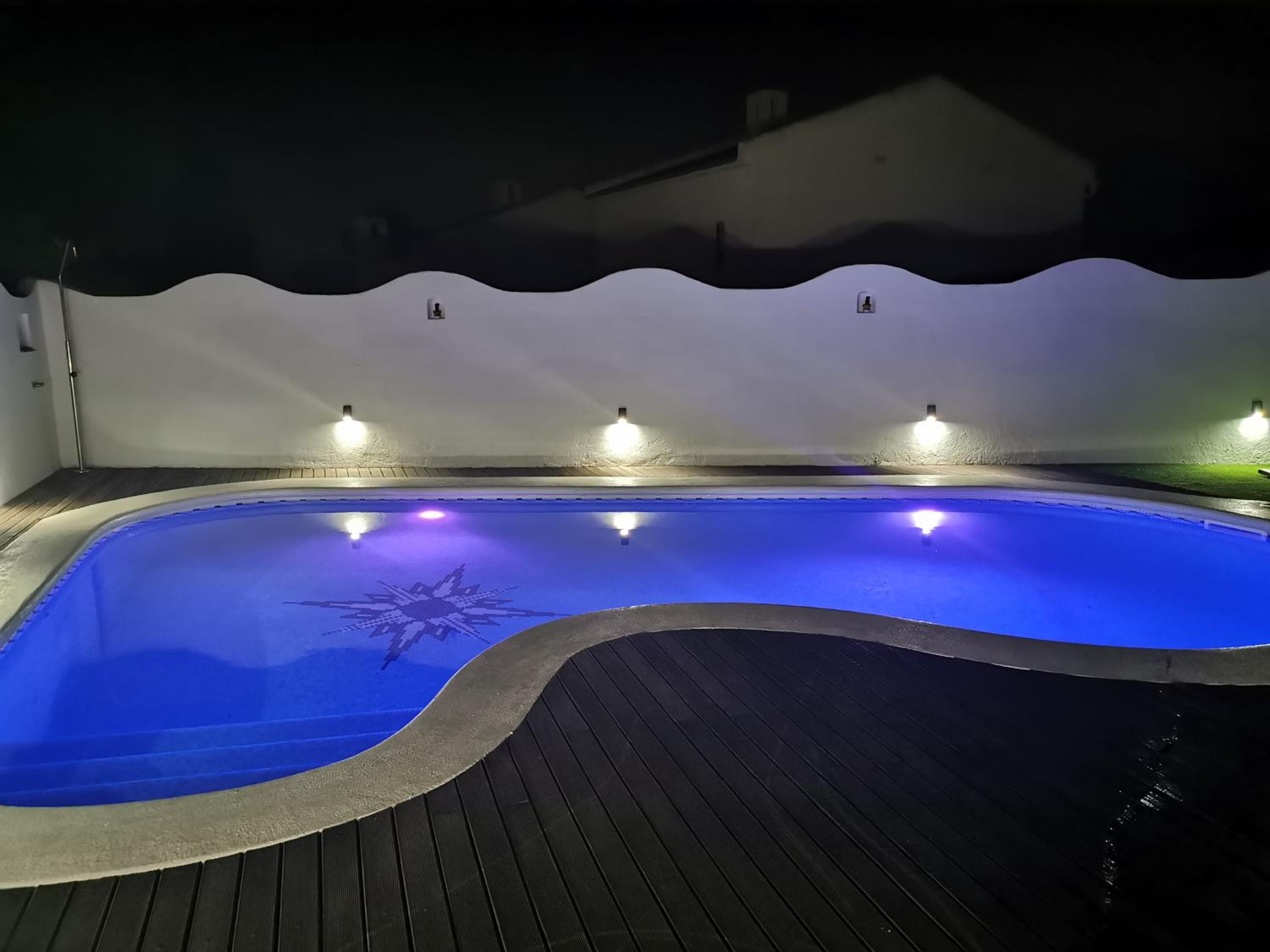 Private Pool near the Beach, 40 min from Barcelona