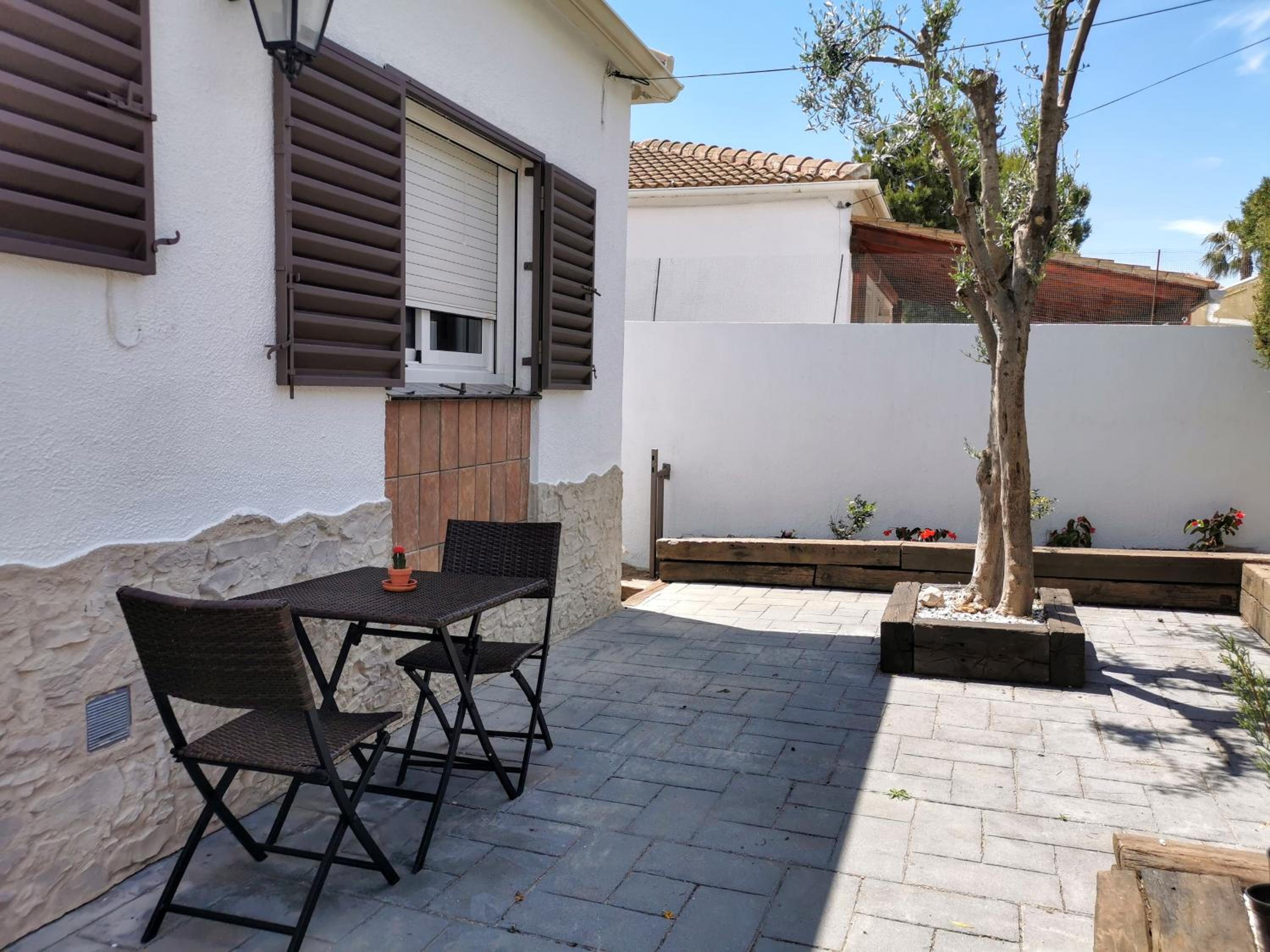 Private Pool near the Beach, 40 min from Barcelona