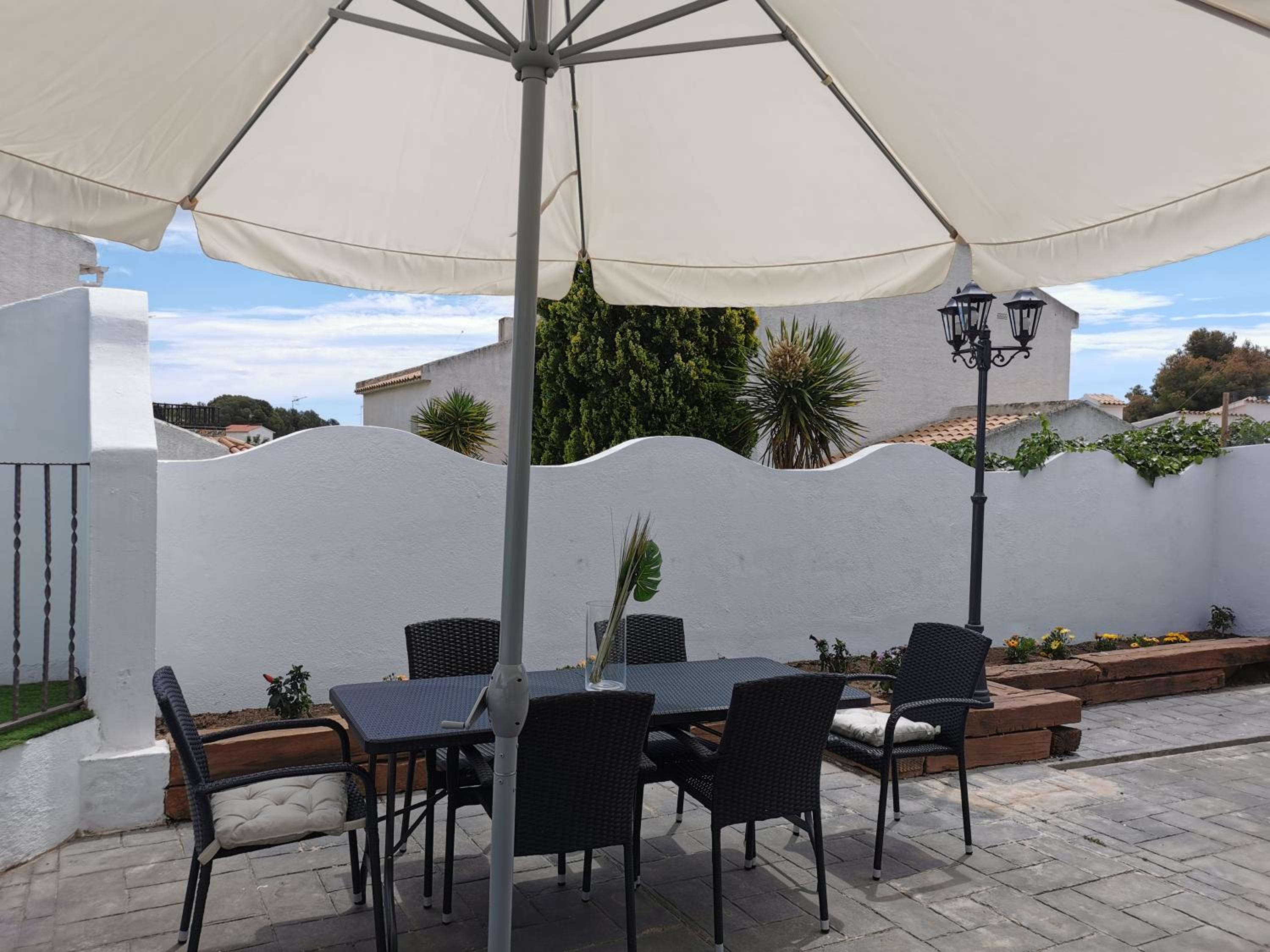 Private Pool near the Beach, 40 min from Barcelona