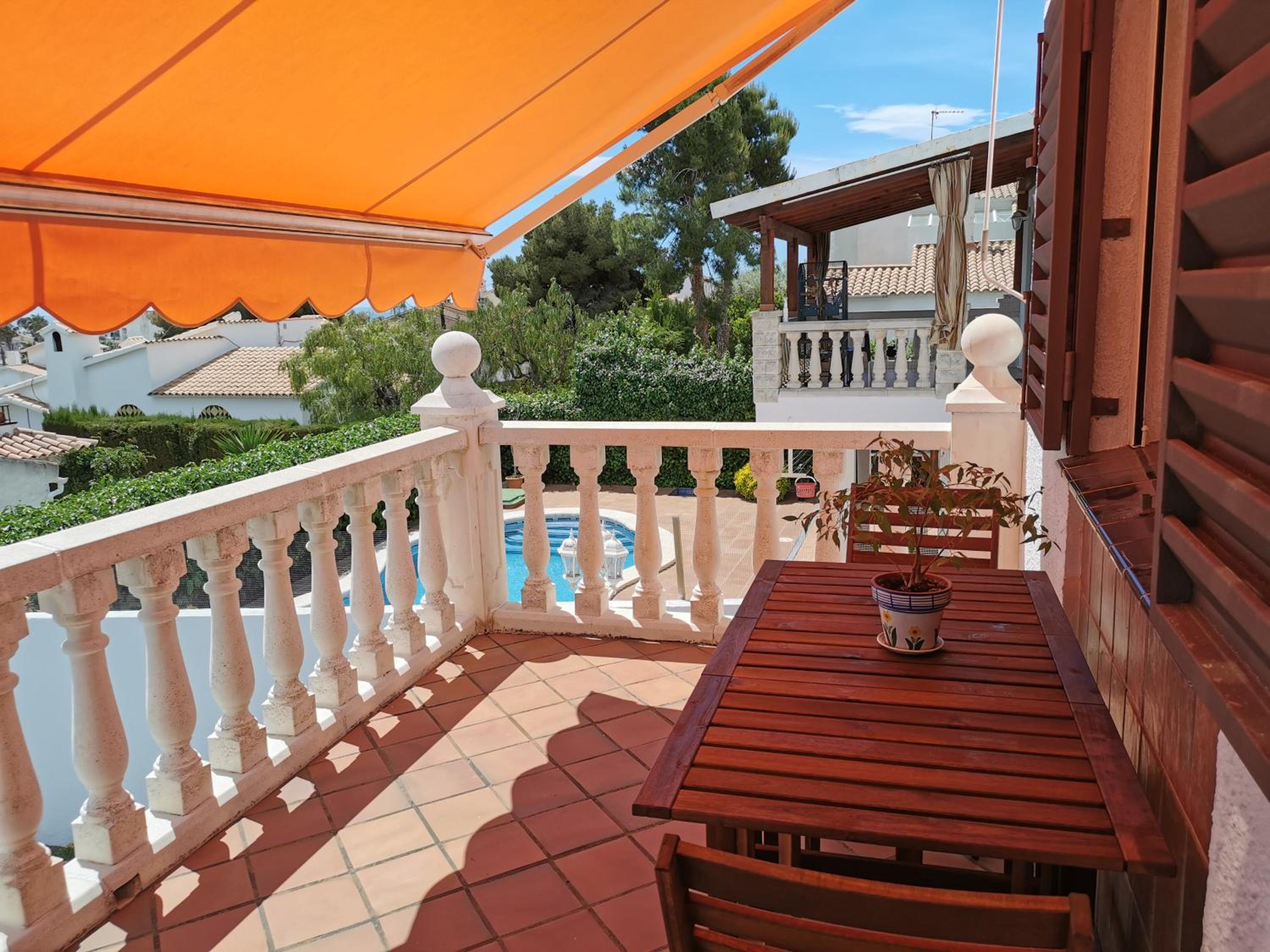 Private Pool near the Beach, 40 min from Barcelona