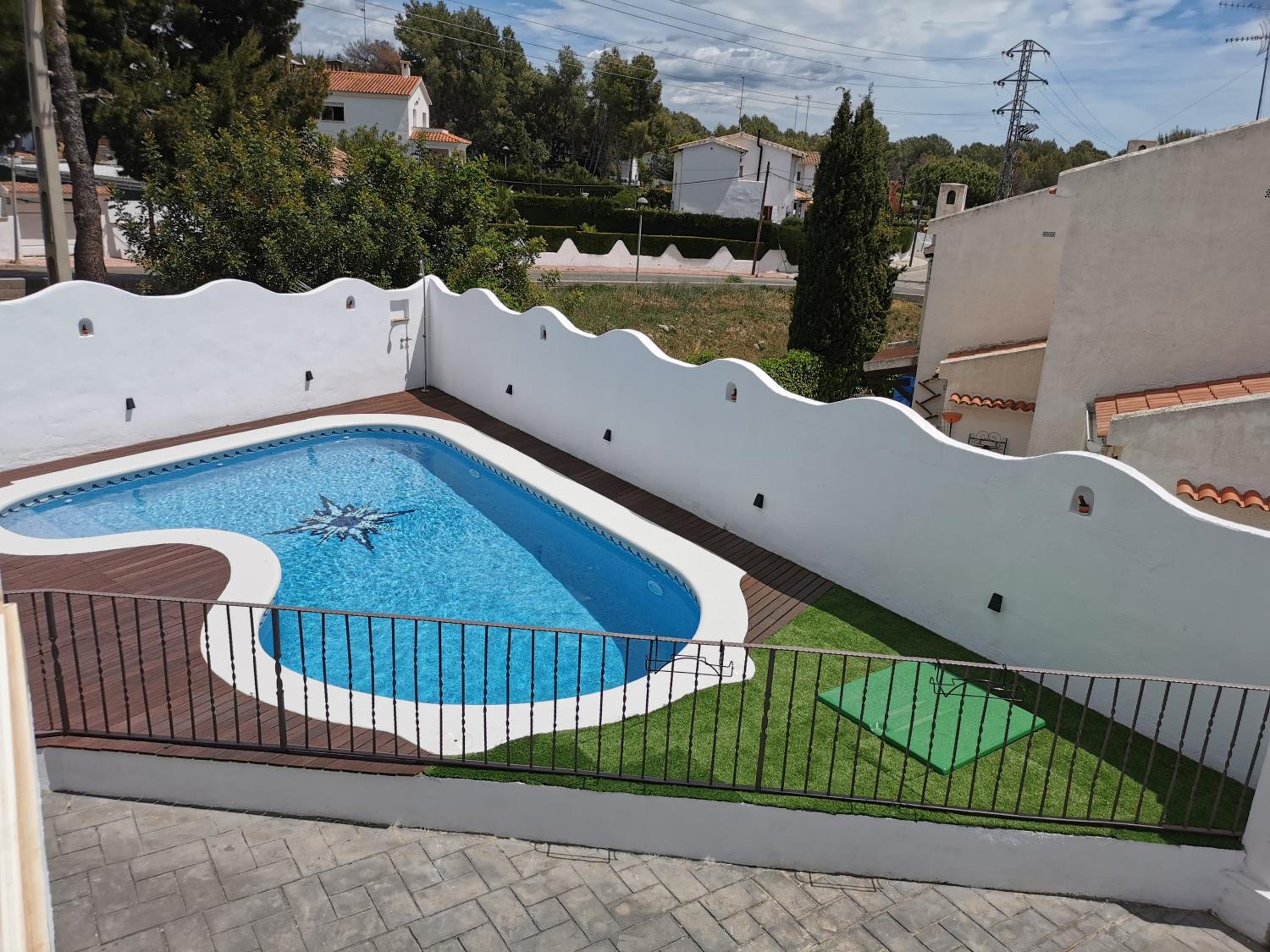 Private Pool near the Beach, 40 min from Barcelona