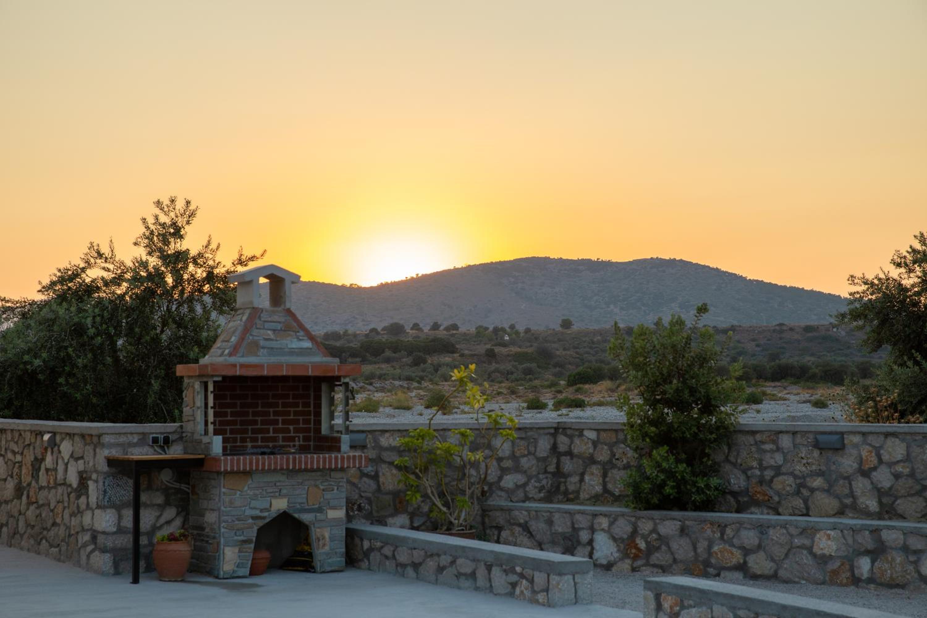 Electi Apartments Charaki view 5