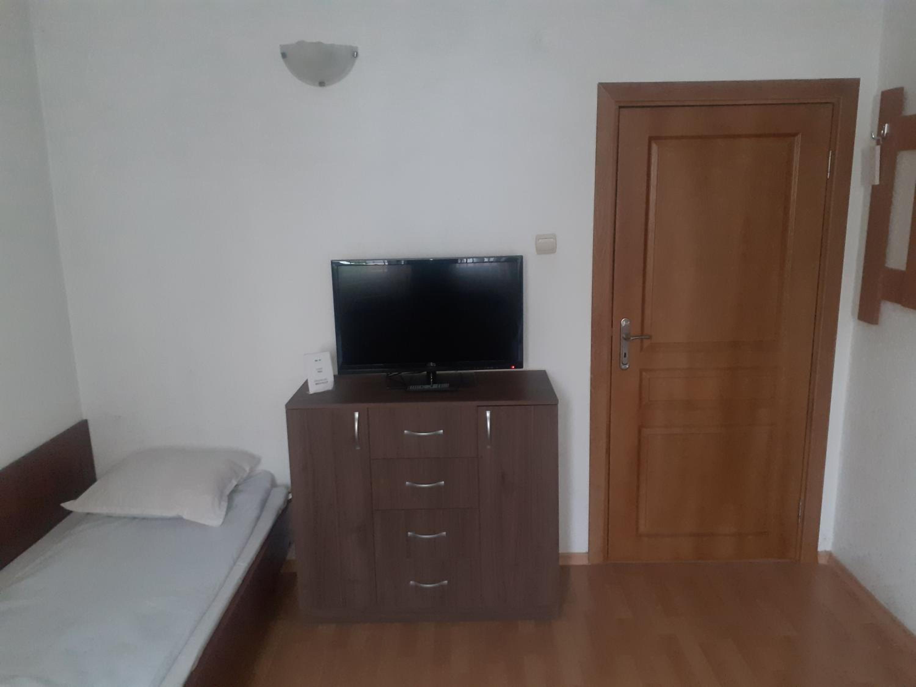 Teo's Guest House