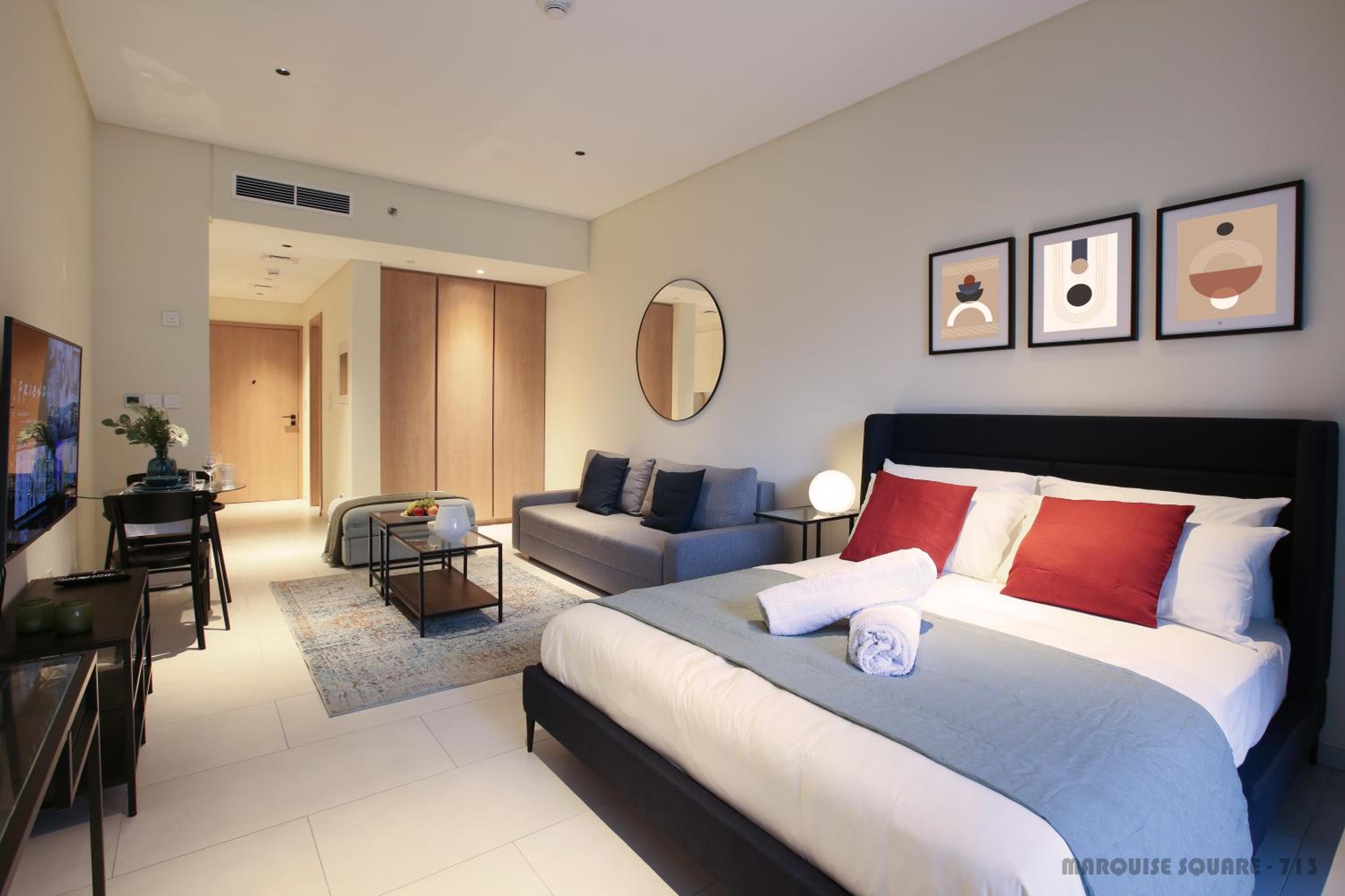 Luxury Studios with Burj Khalifa & Canal View in Downtown - Marquise Square Tower
