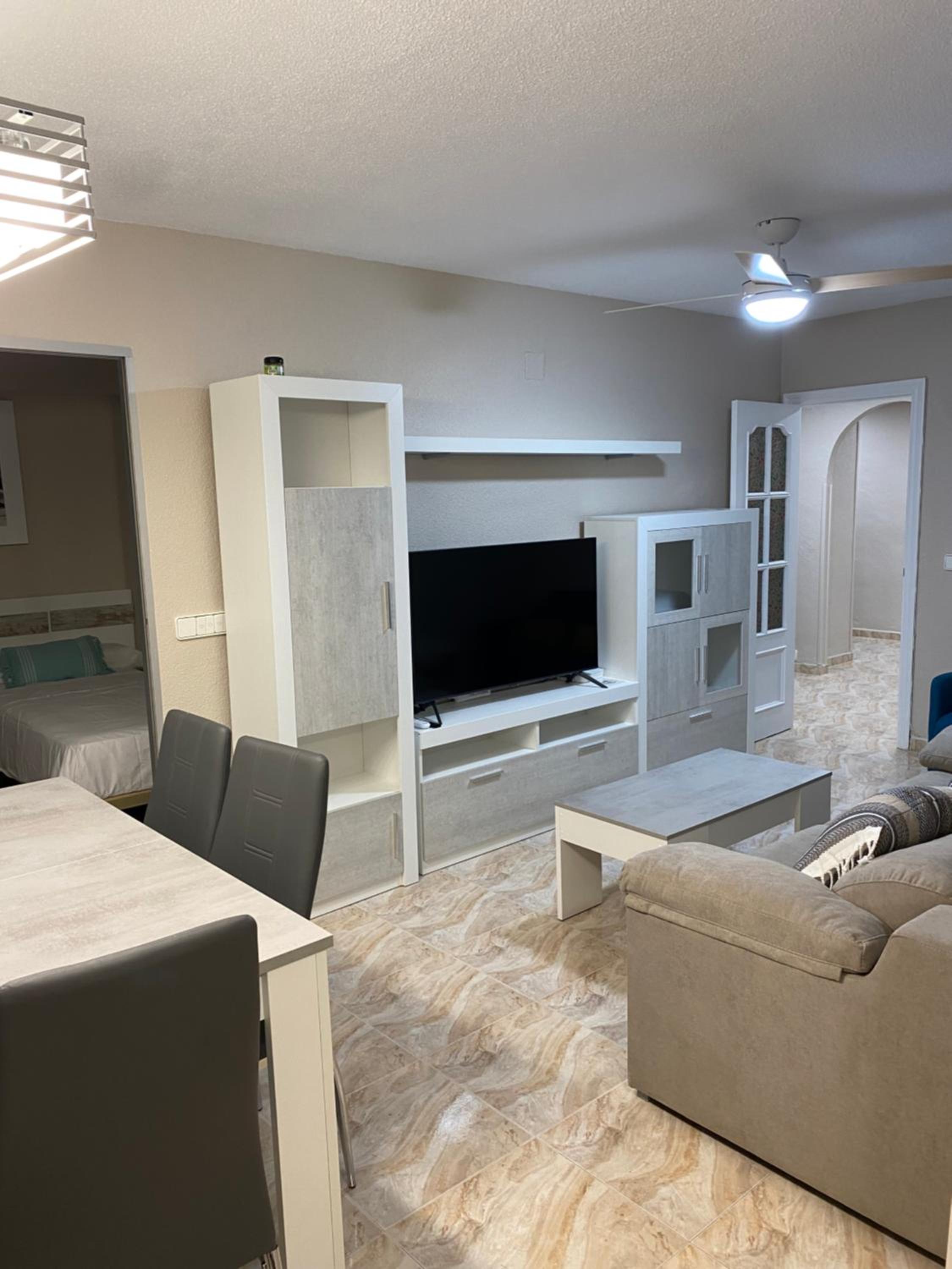 SOLYMAR LEVANTE Apartamento Completo con Piscina y Parking Comunitario