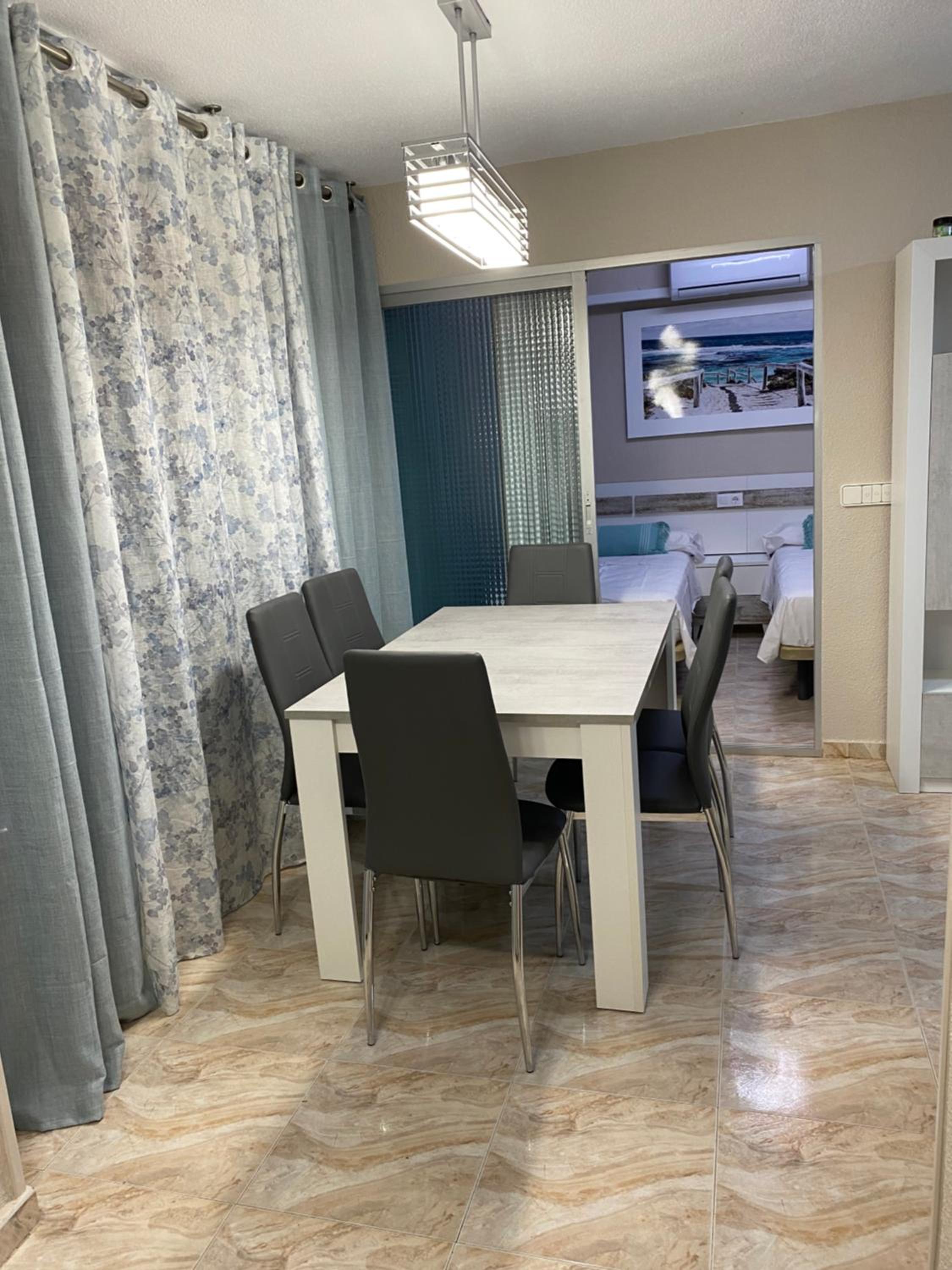 SOLYMAR LEVANTE Apartamento Completo con Piscina y Parking Comunitario