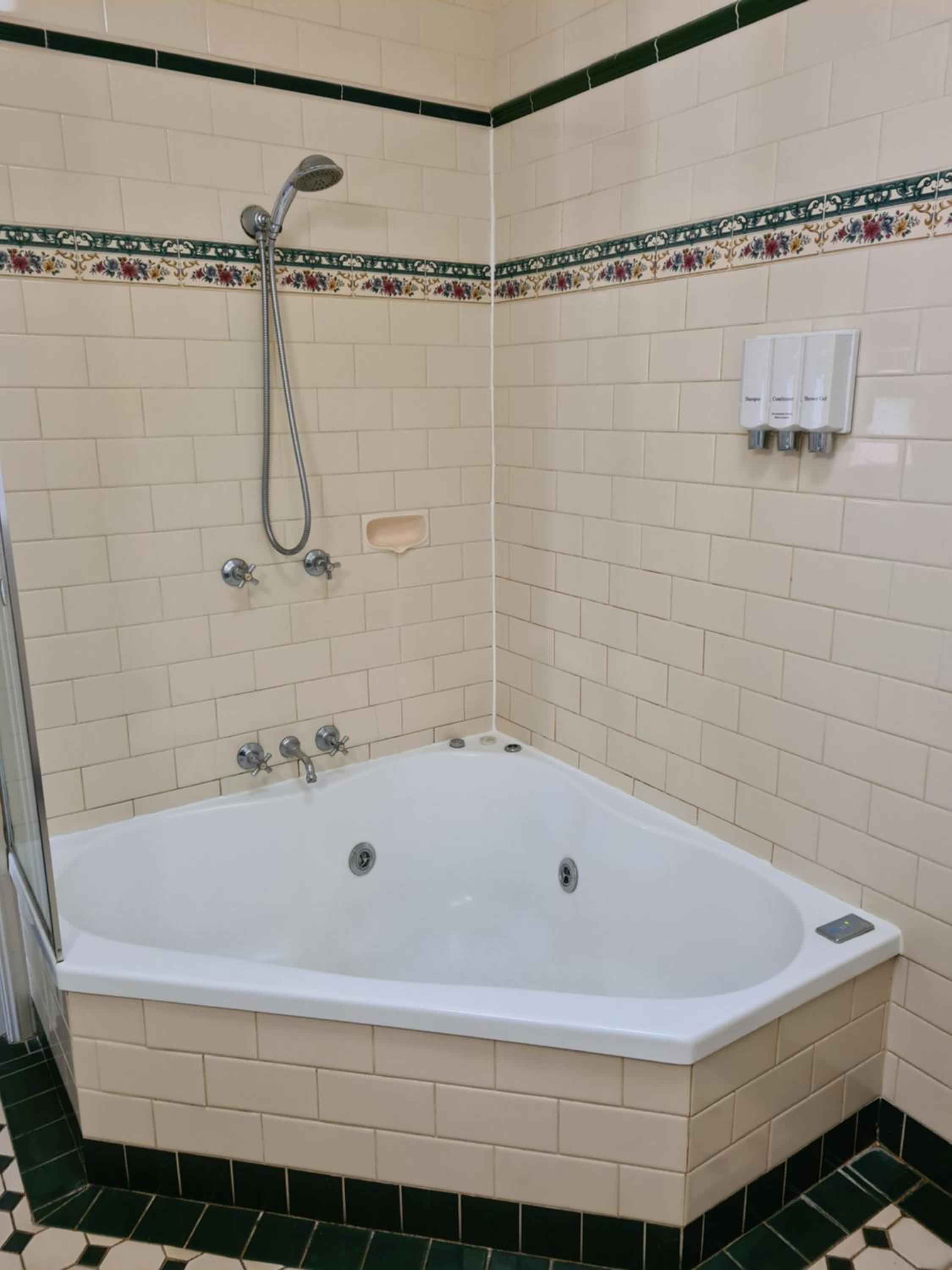 Country Gardens Motor Inn