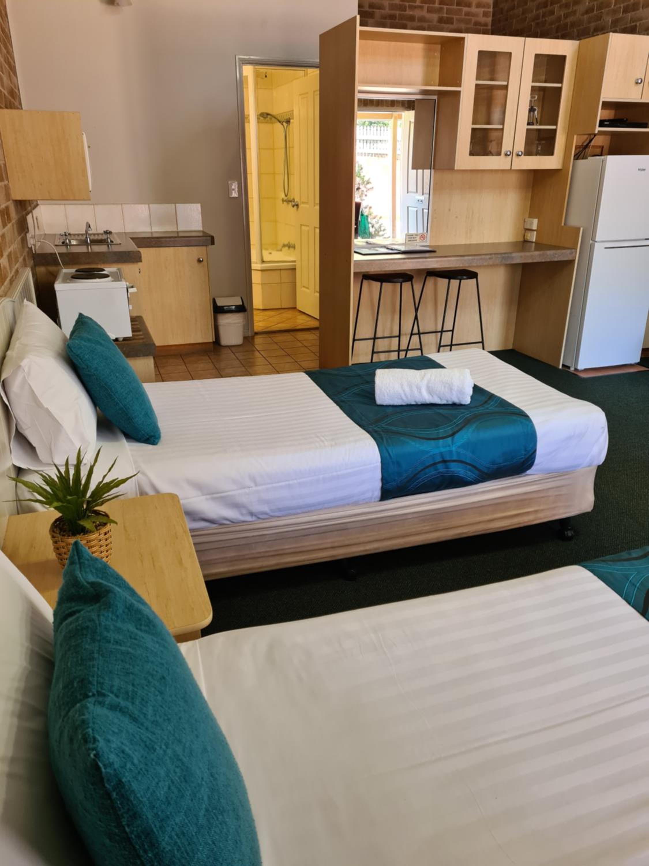 Country Gardens Motor Inn