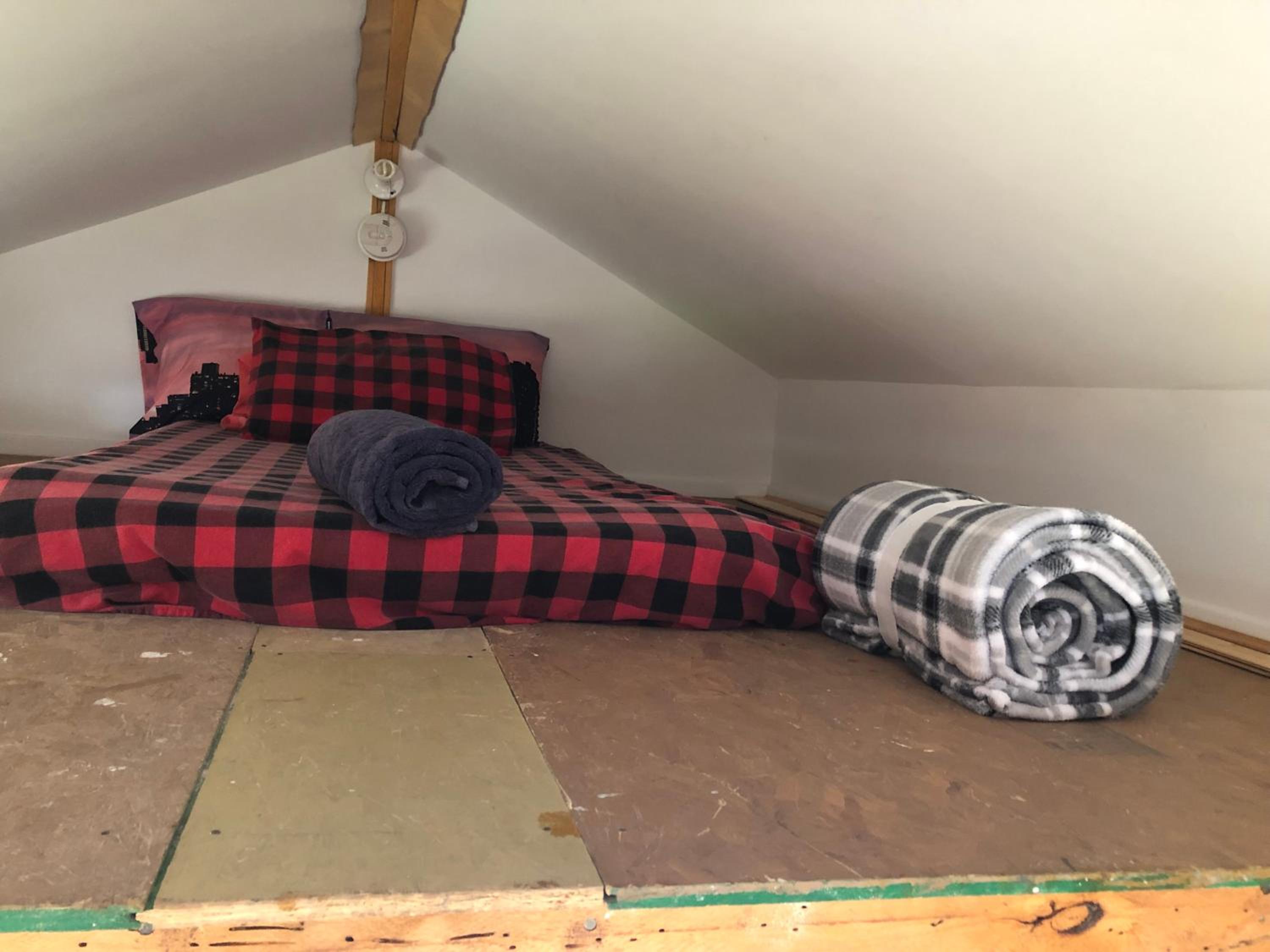 Cabine, Home Sweet Home