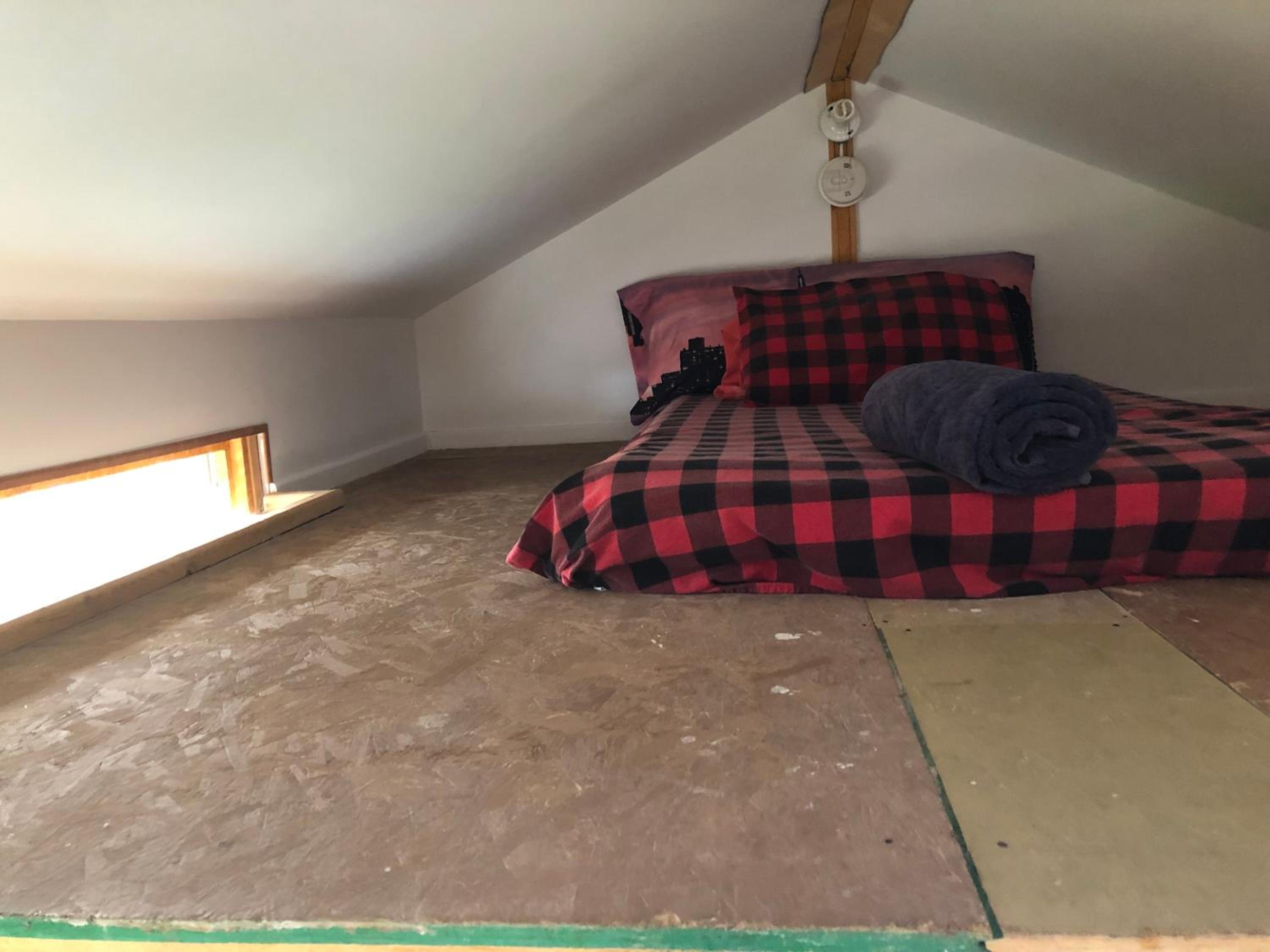 Cabine, Home Sweet Home