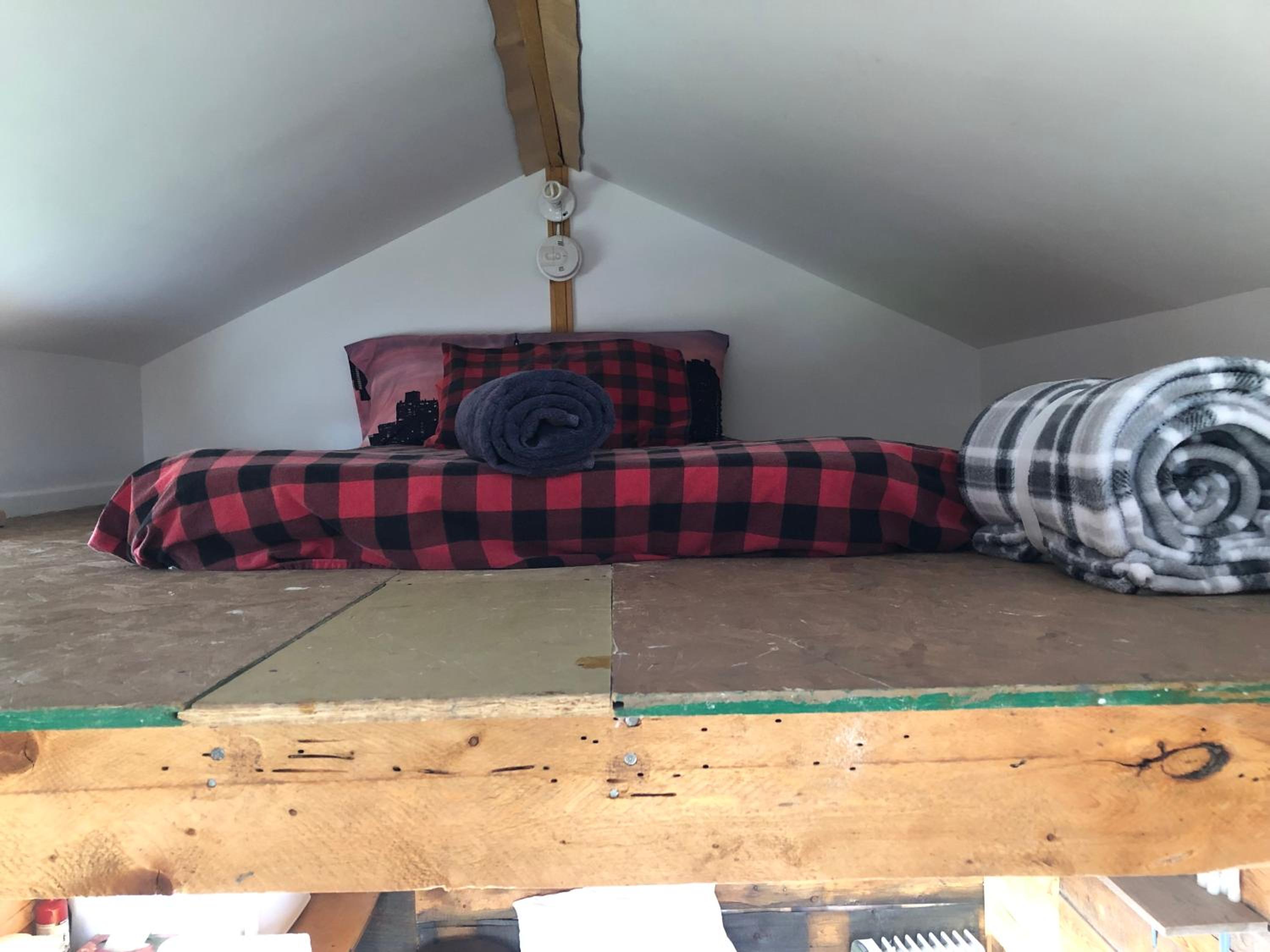 Cabine, Home Sweet Home